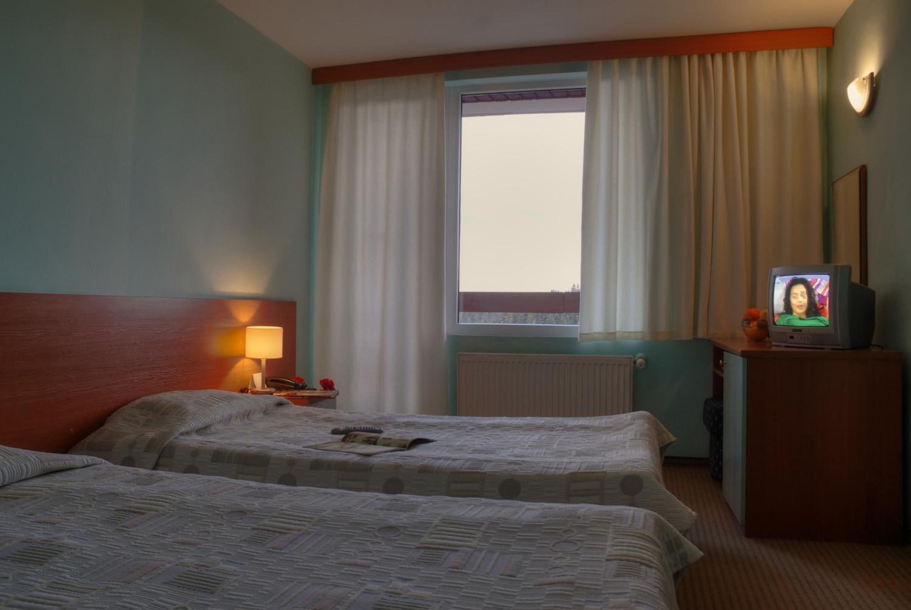 Twin Room (2 Adult + 1 Child) photo 2