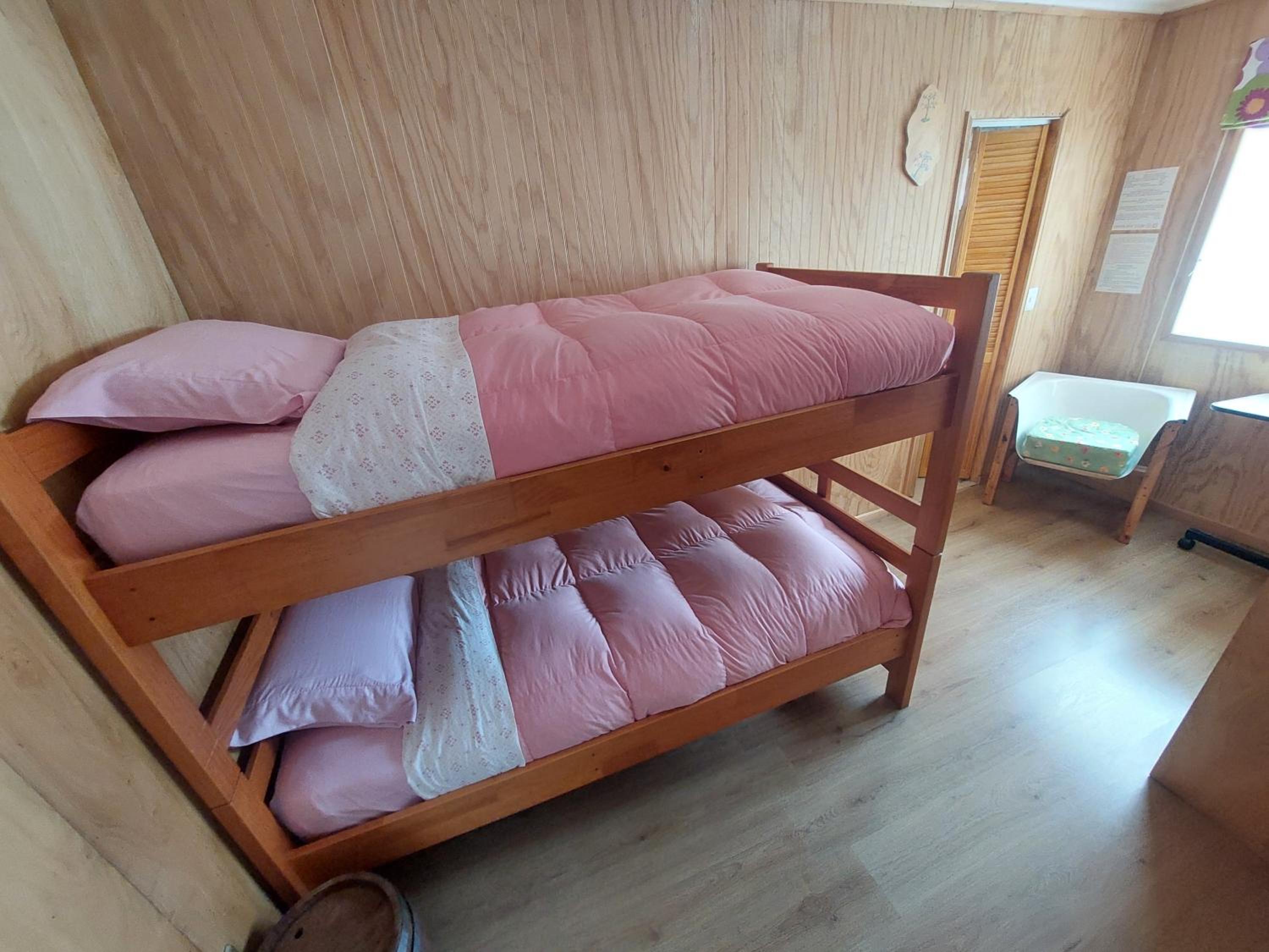Twin Room with Private Bathroom photo 3