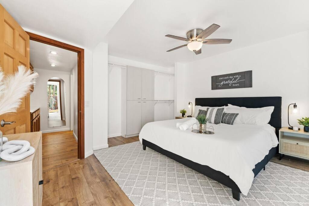 Five-Bedroom House photo 1