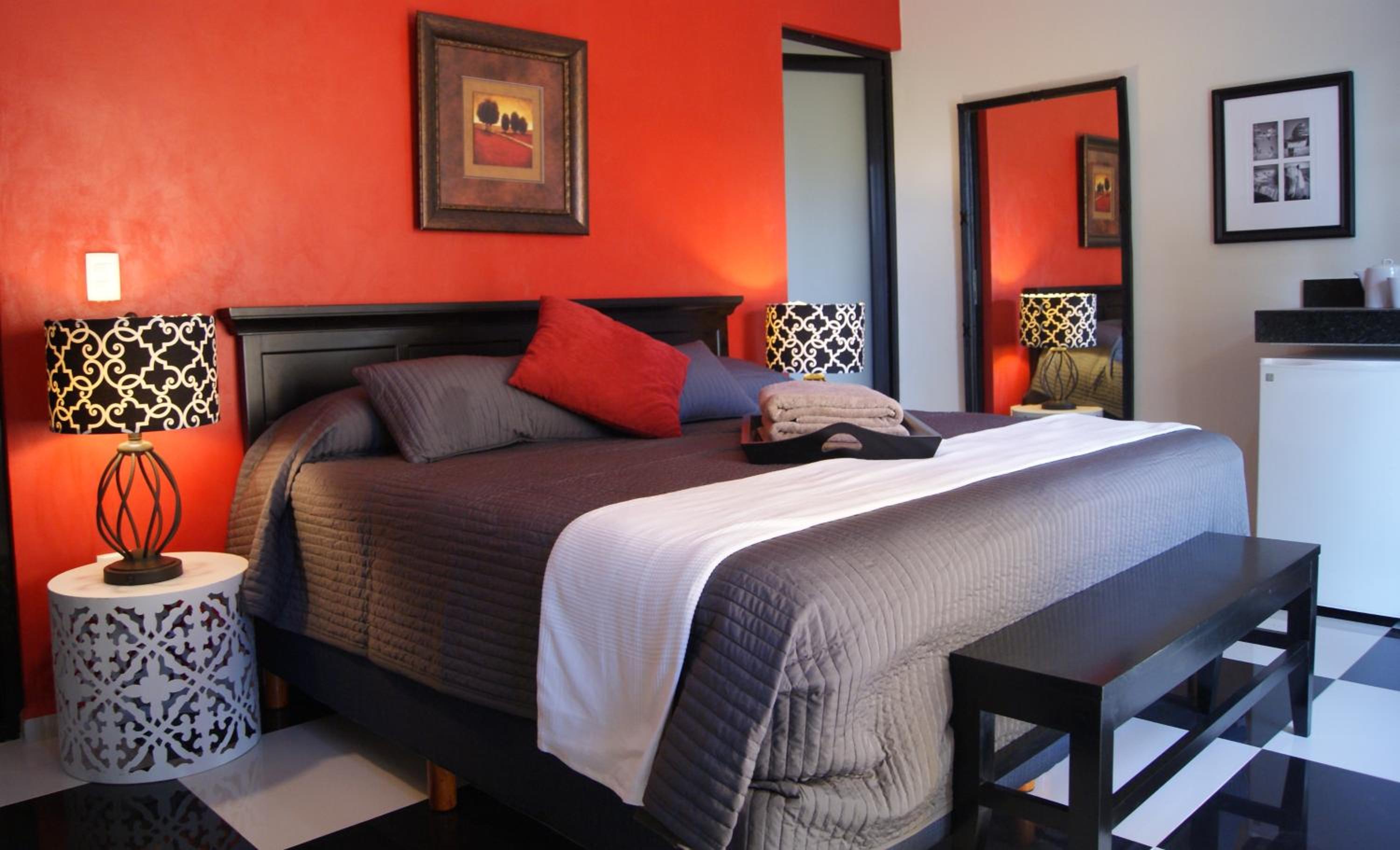 Deluxe King Room photo 1