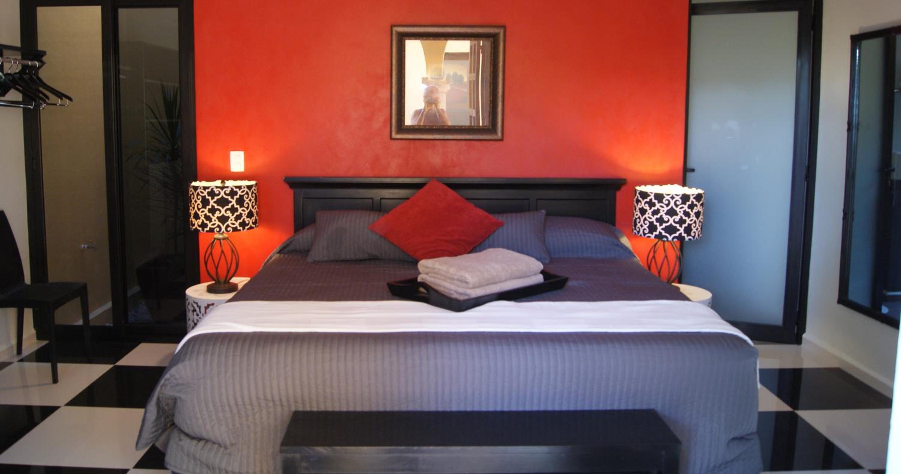 Deluxe King Room photo 1