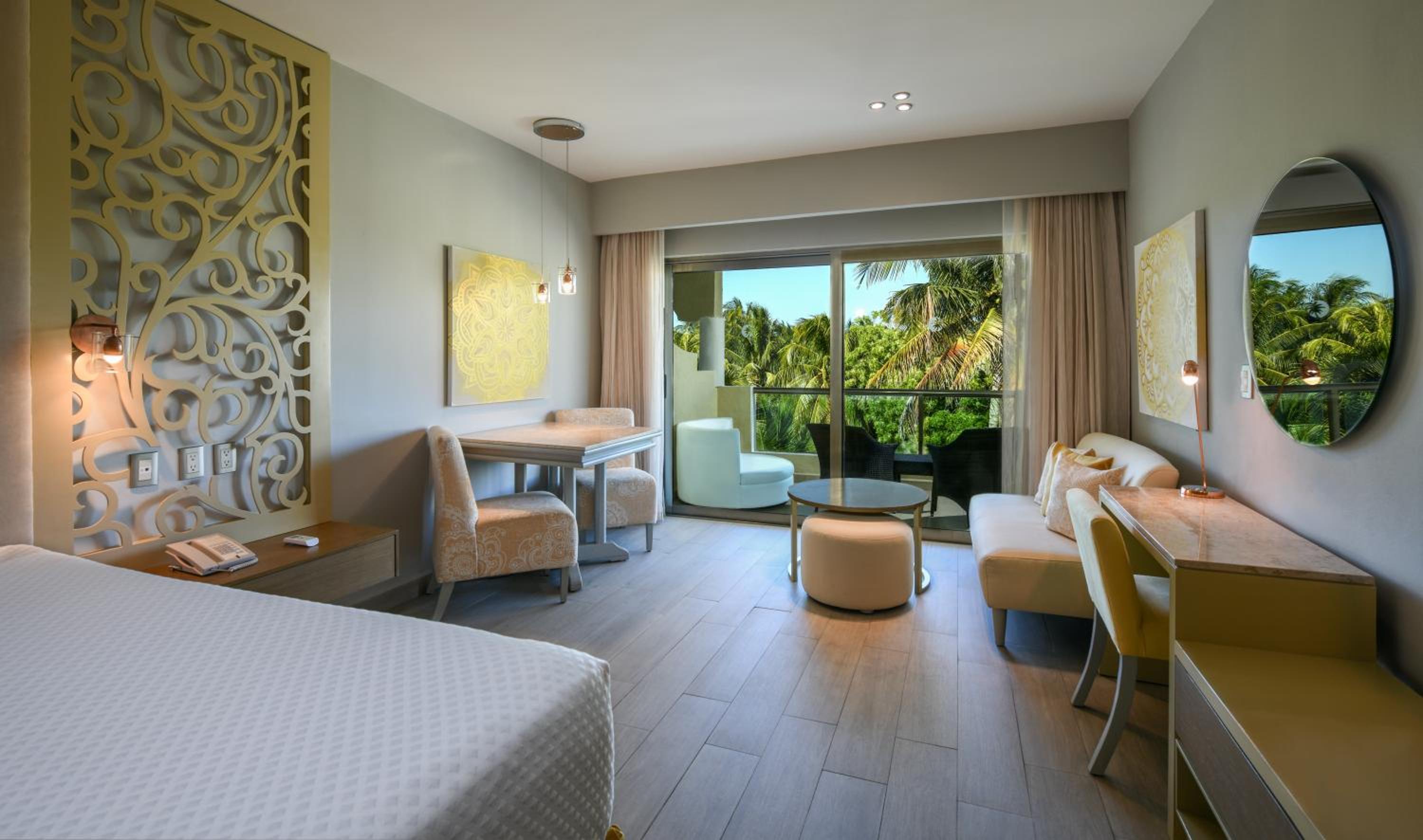 Royal Retreat Junior Suite photo 2