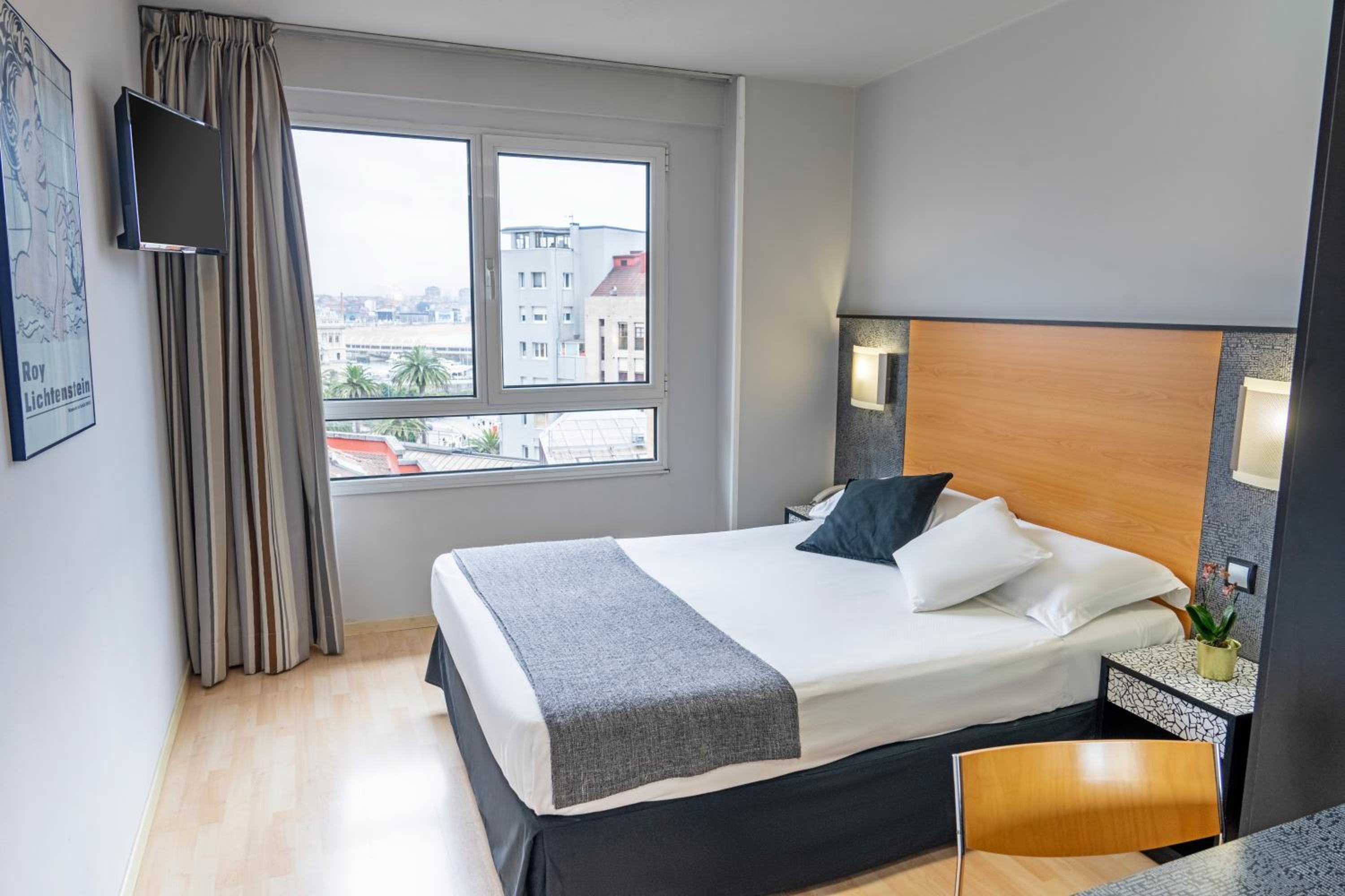 1 double bed - Photo 1