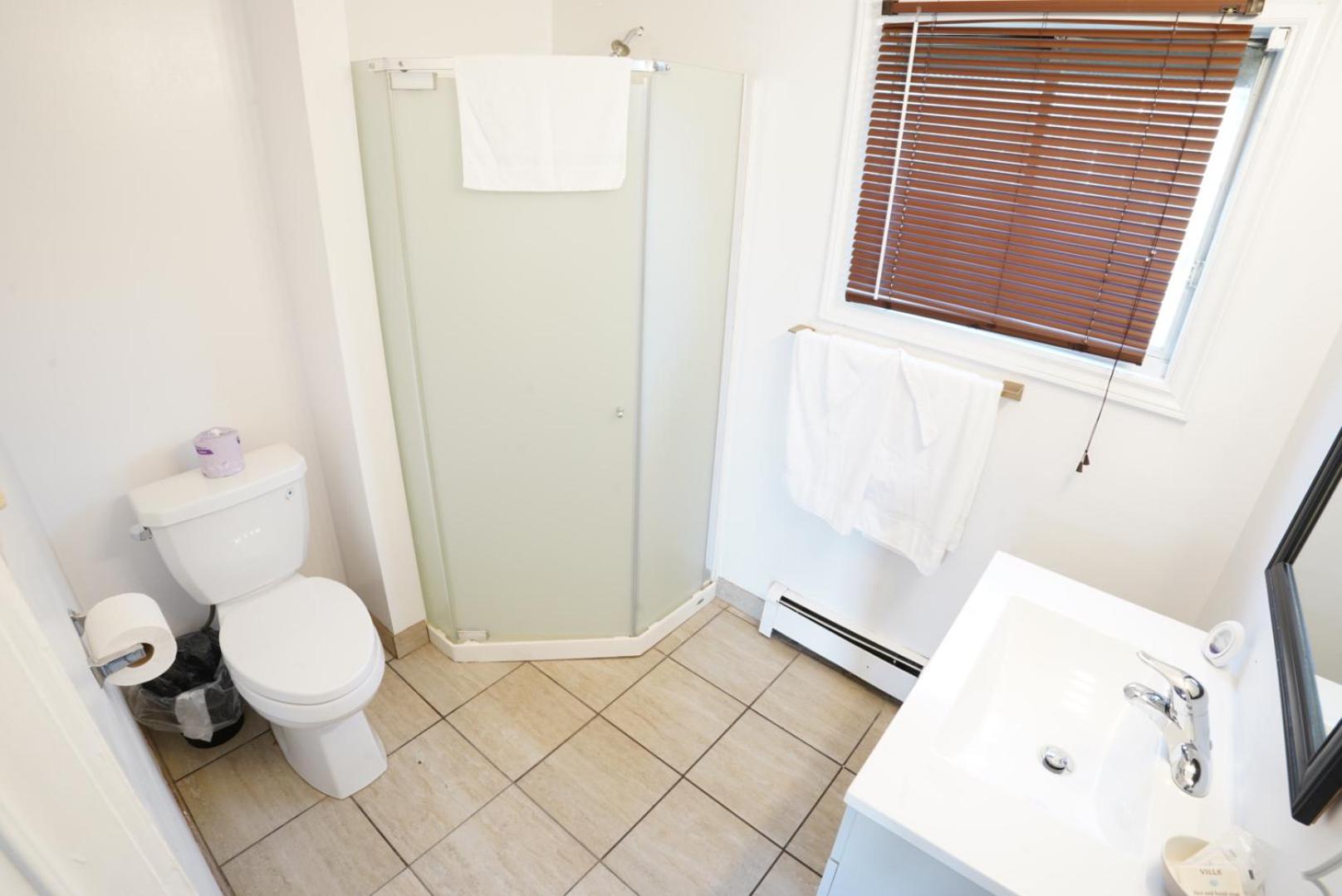 Queen Room with Spa Bath photo 3