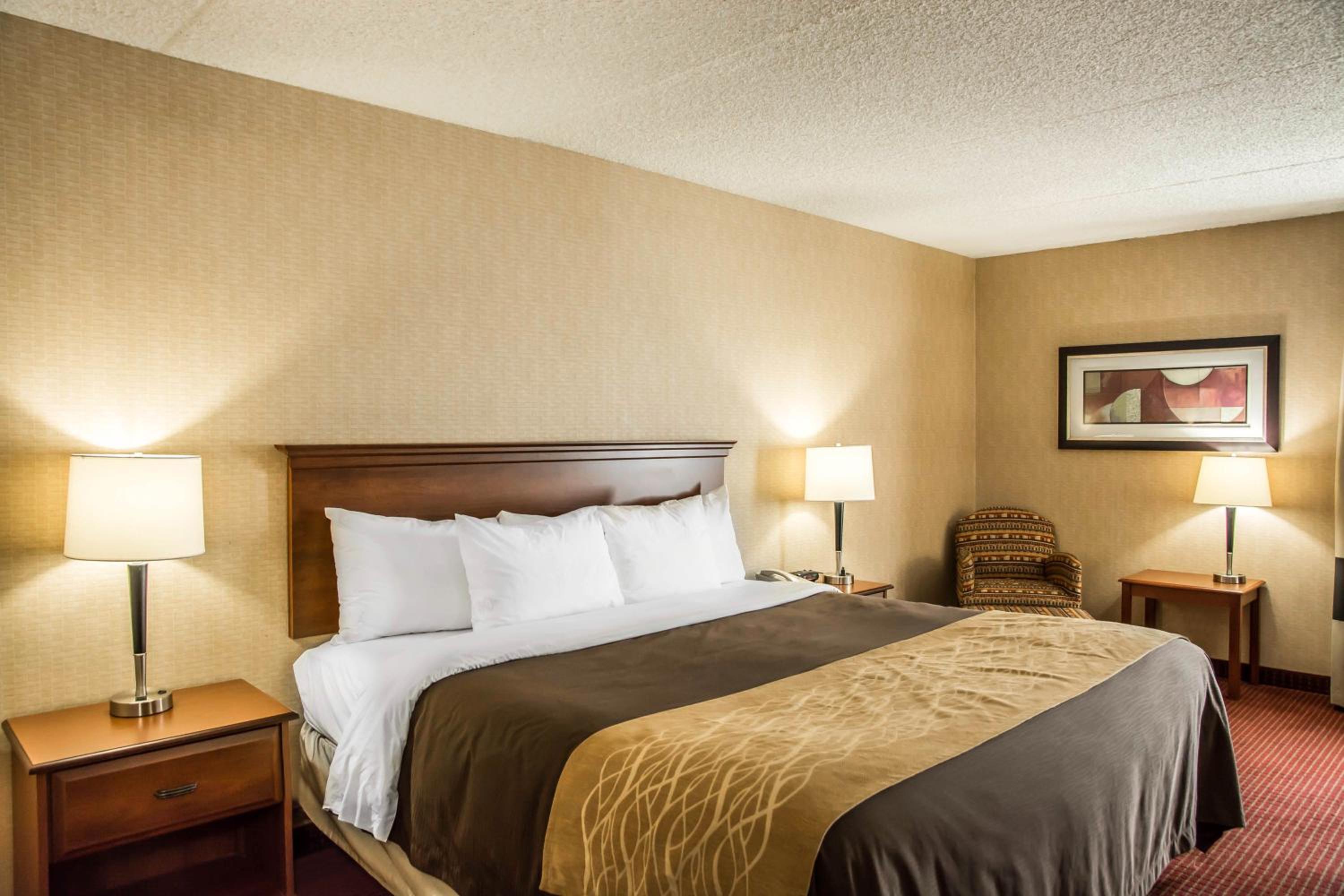 King Room - Non-Smoking - Photo 3