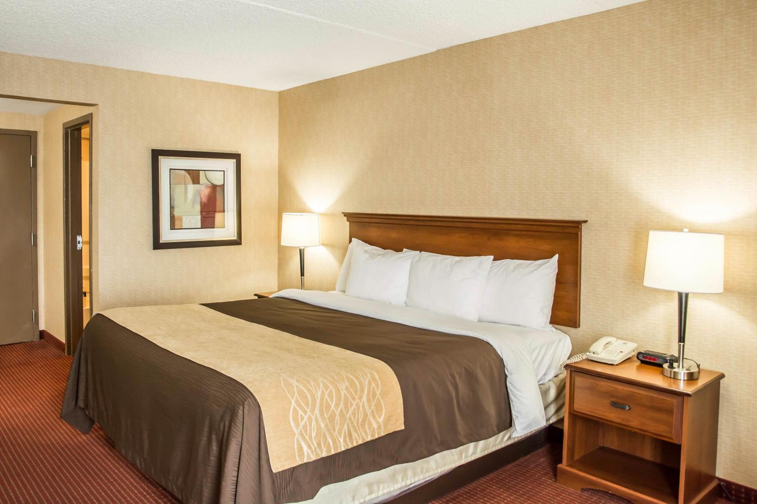 King Room - Non-Smoking - Photo 1