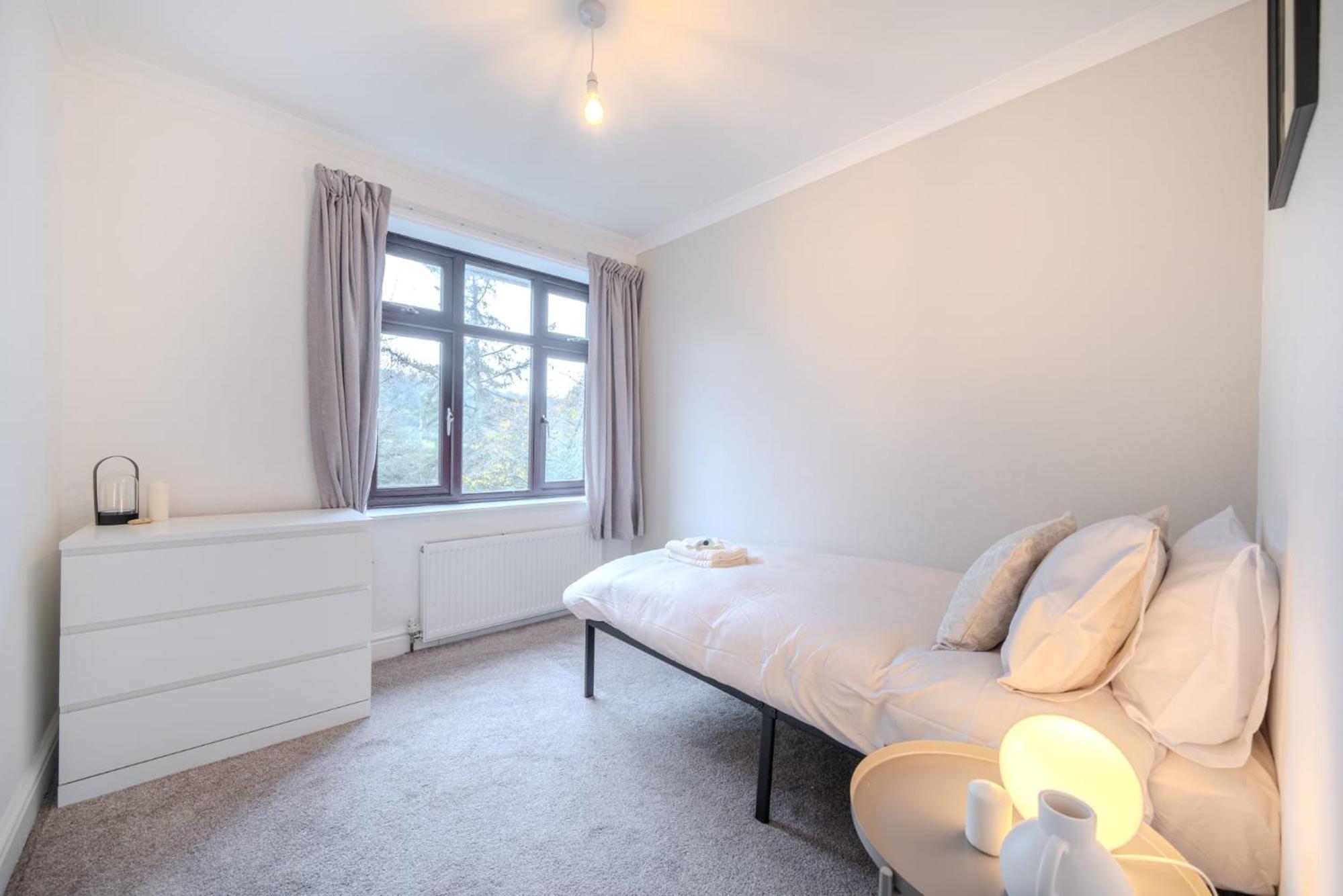 Four-Bedroom House photo 1
