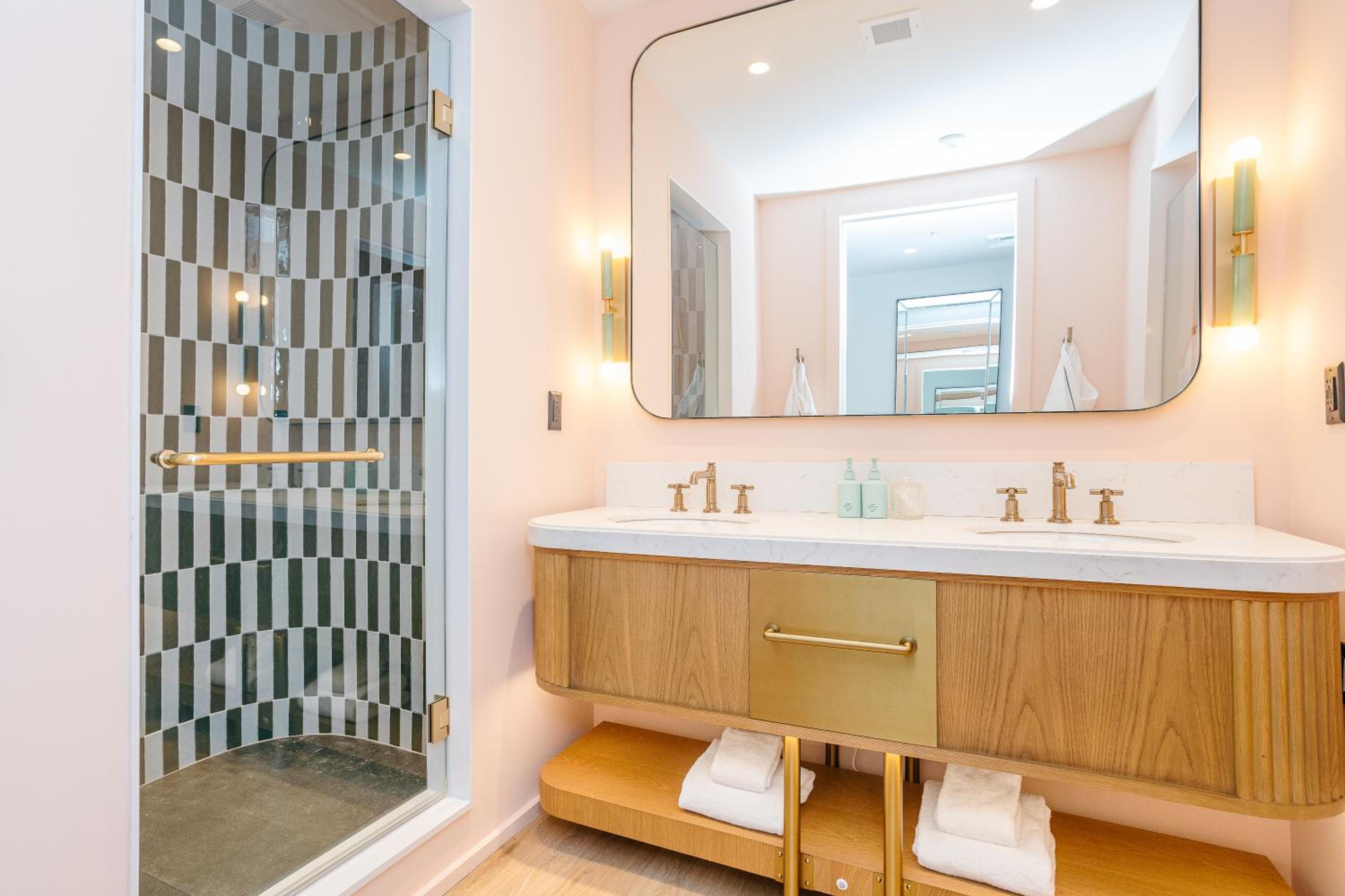 Premium Pool View Suite - Photo 6