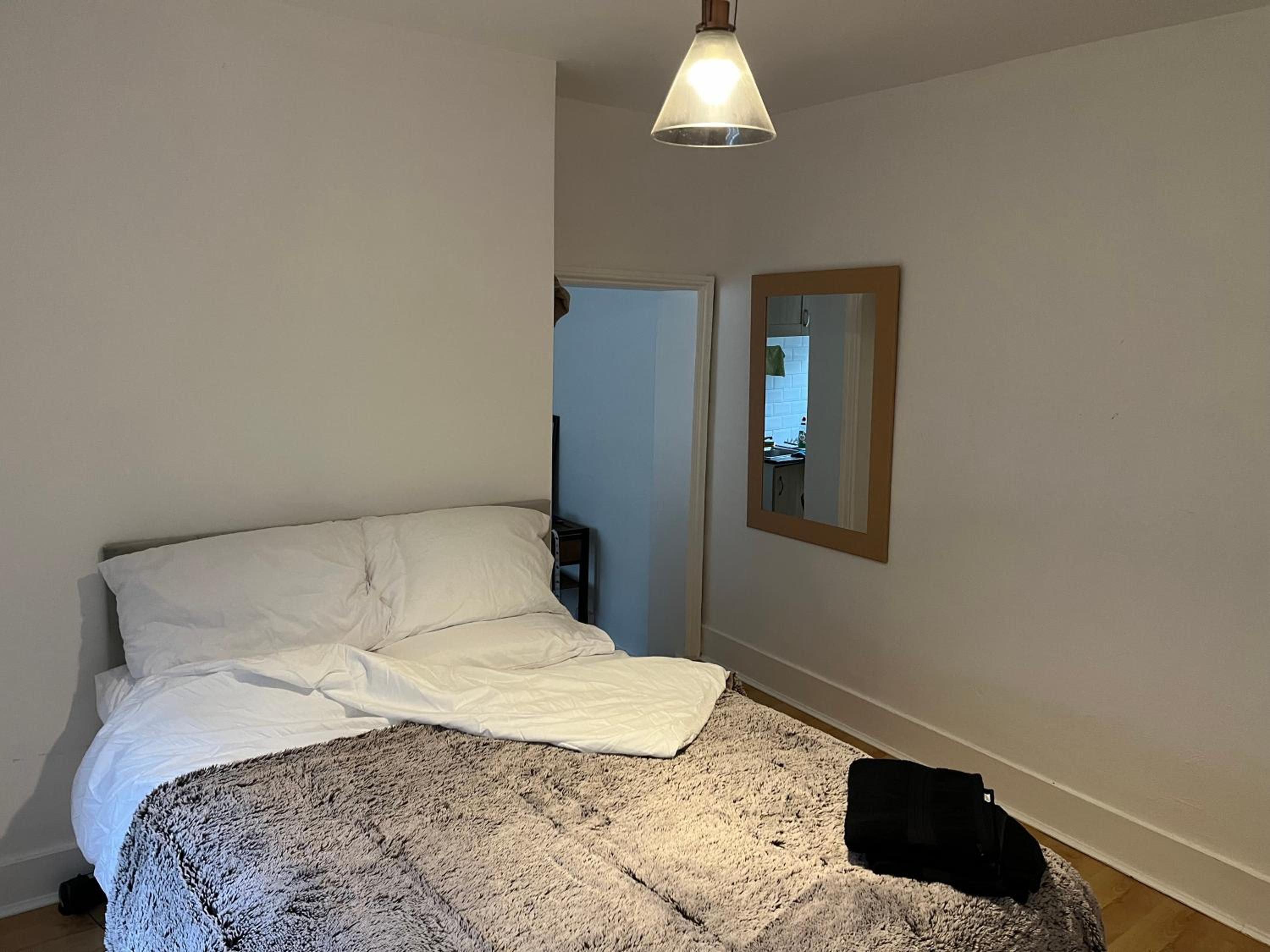 One-Bedroom Apartment photo 2