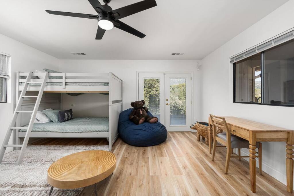 Four-Bedroom House photo 1