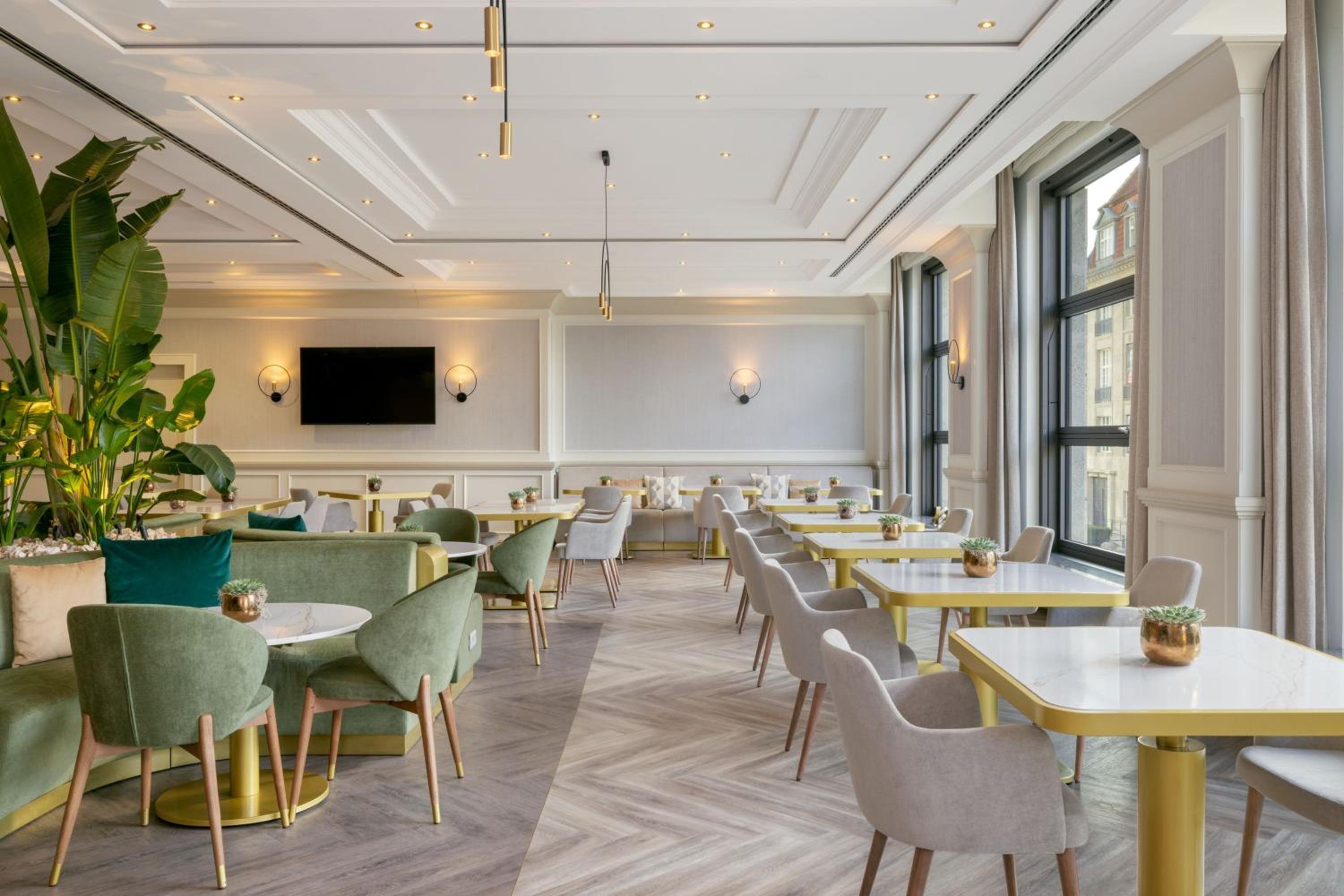 Junior King Suite