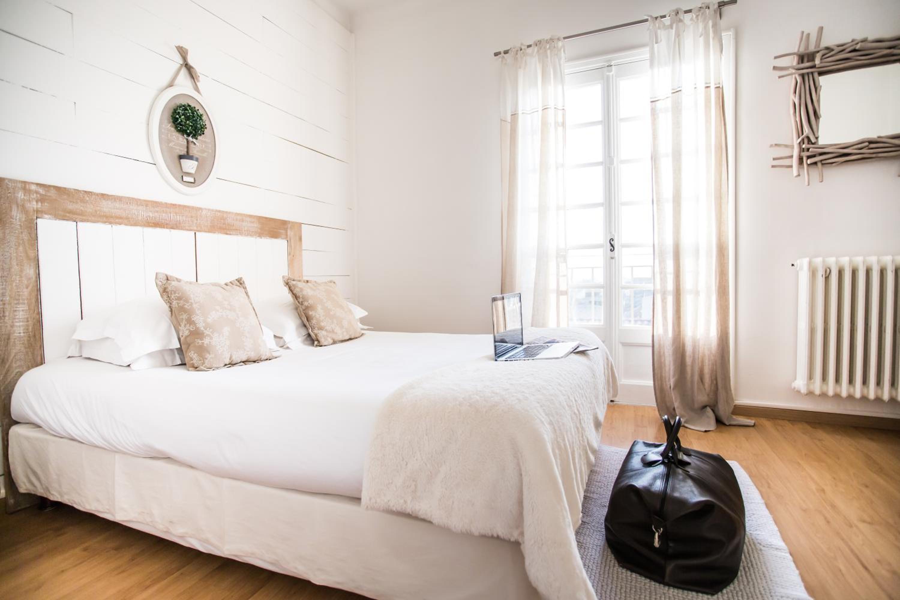 Standard Double Room - Photo 2