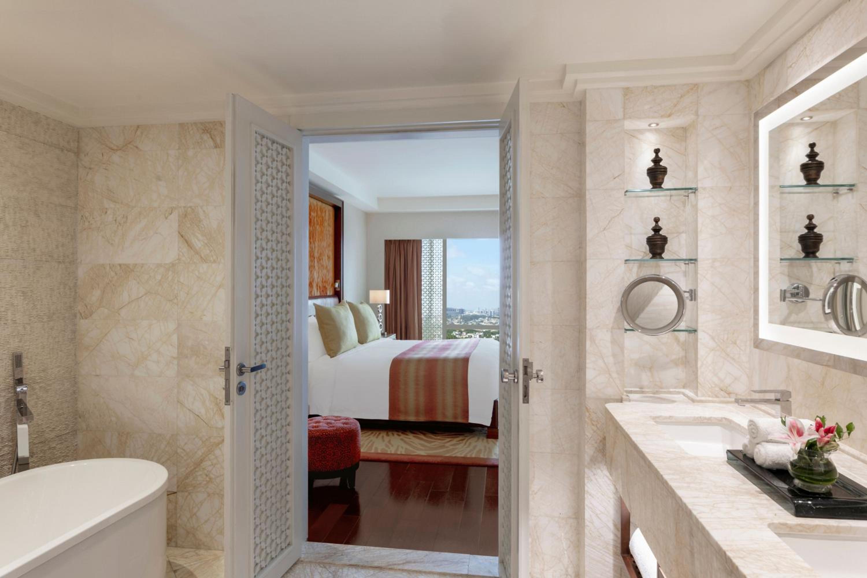 One-Bedroom King Suite