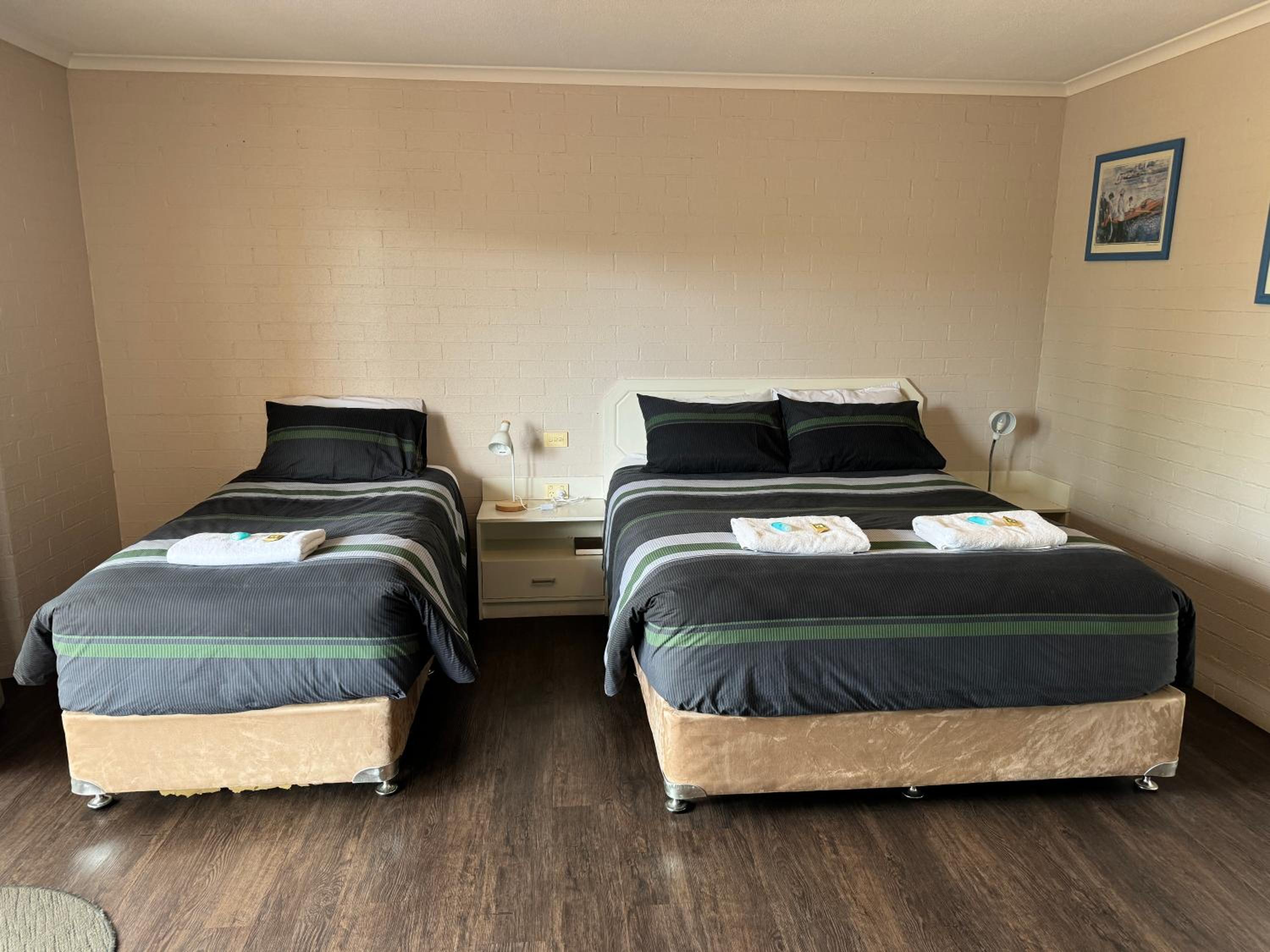 Standard Twin Room photo 3