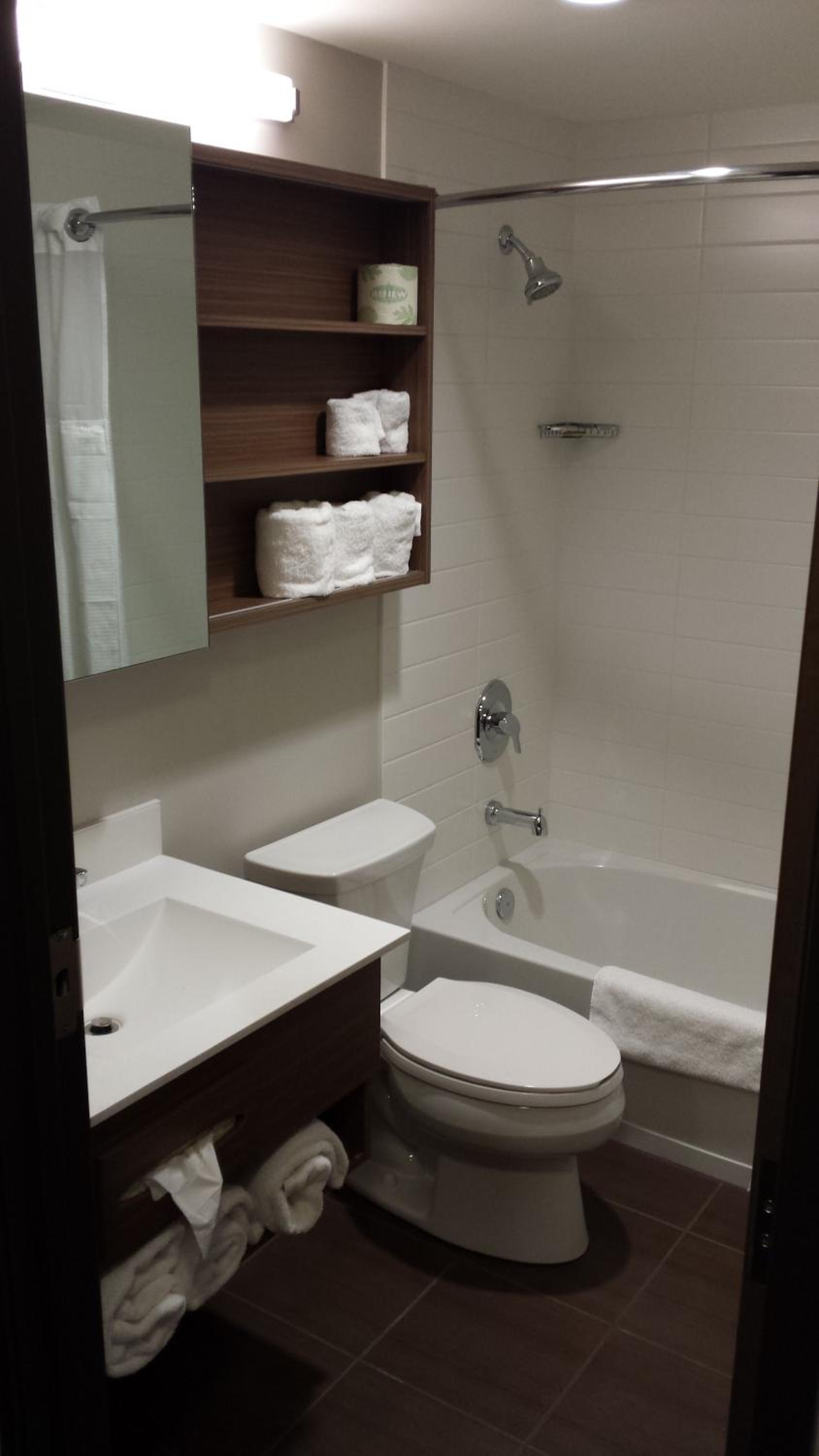 Queen Room - Disability Access/Non-Smoking photo 2