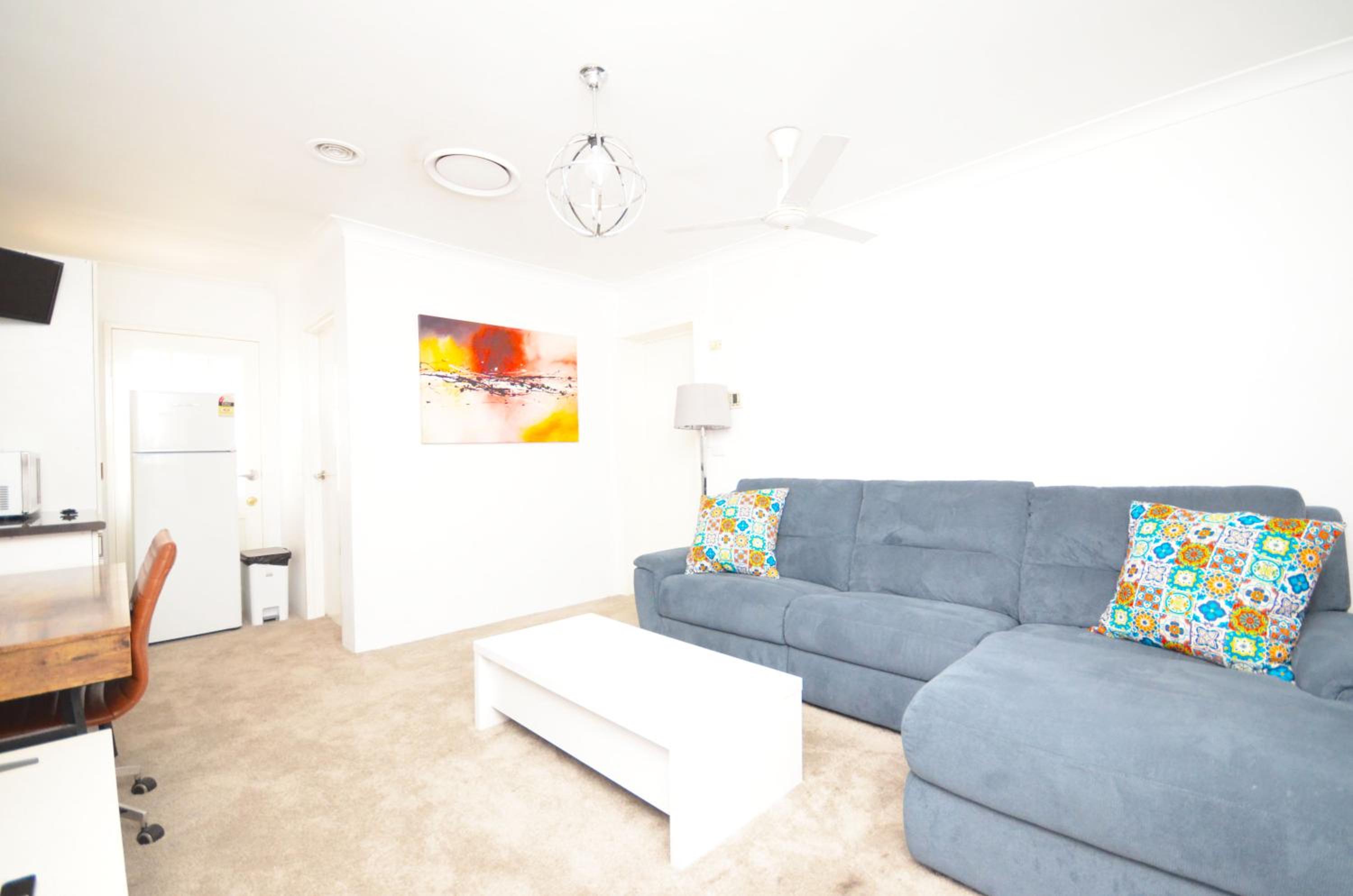 One-Bedroom Apartment photo 3
