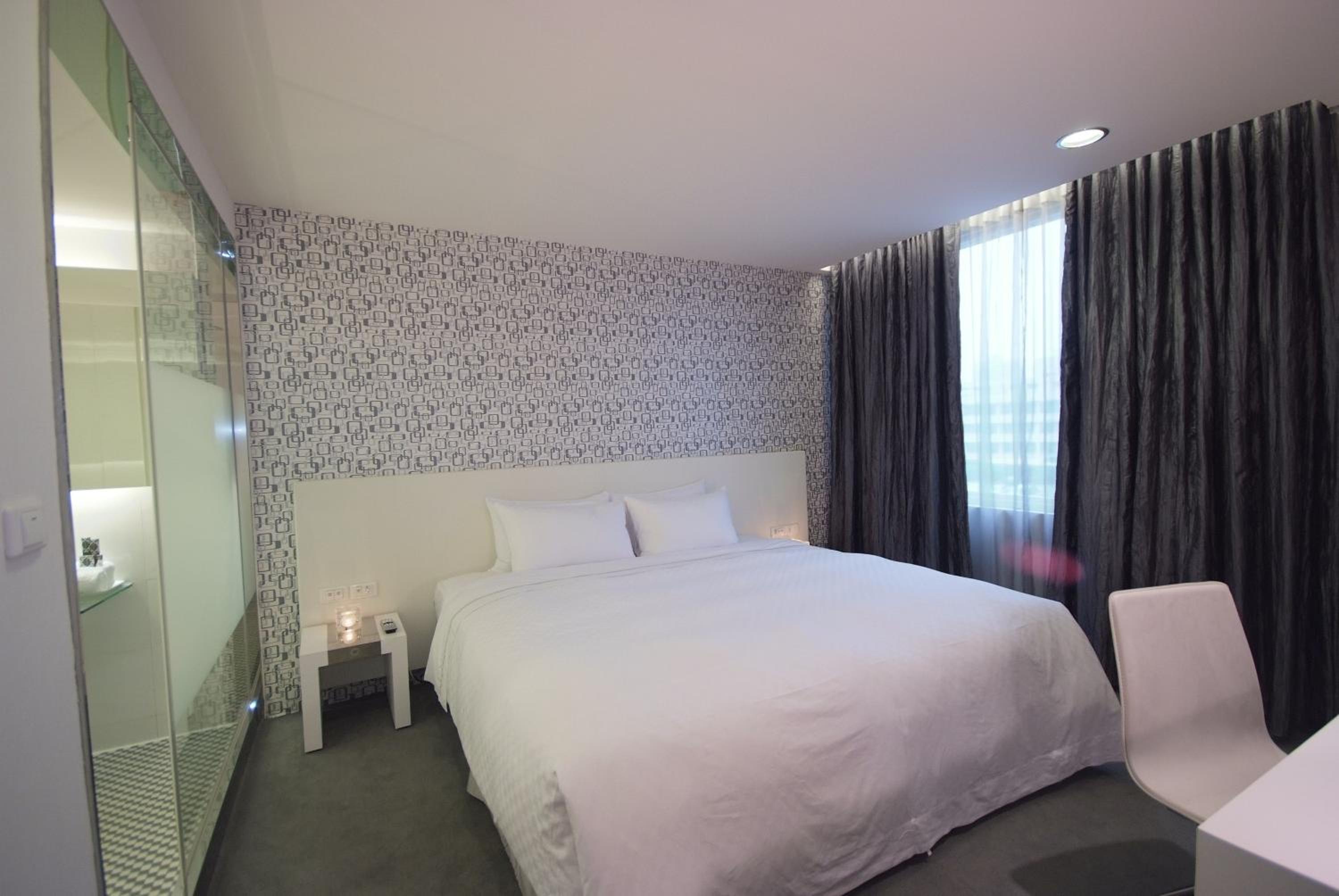 Standard Queen Room photo 1