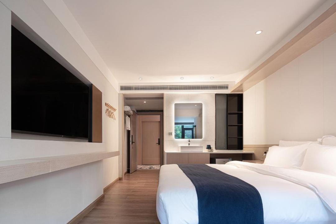 Elegant king Room photo 1