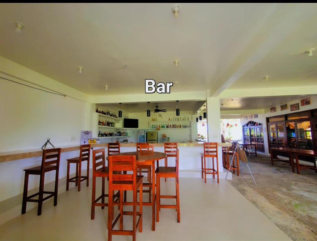Villa - Beach Front - Photo 10