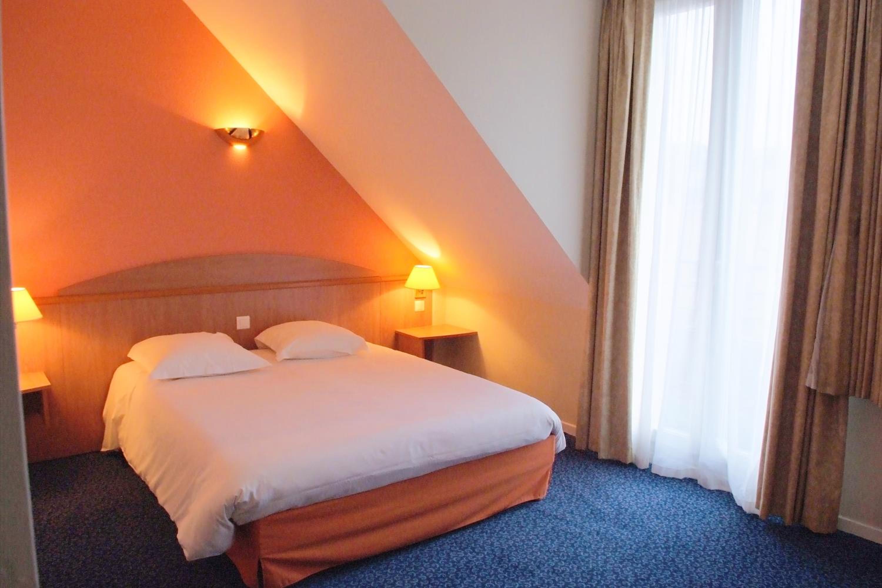 Standard Double or Twin Room - Photo 5