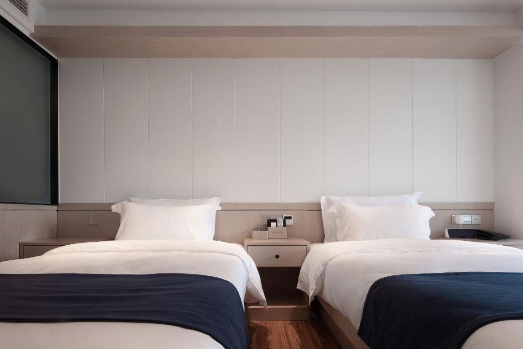 City View Twin Room photo 2