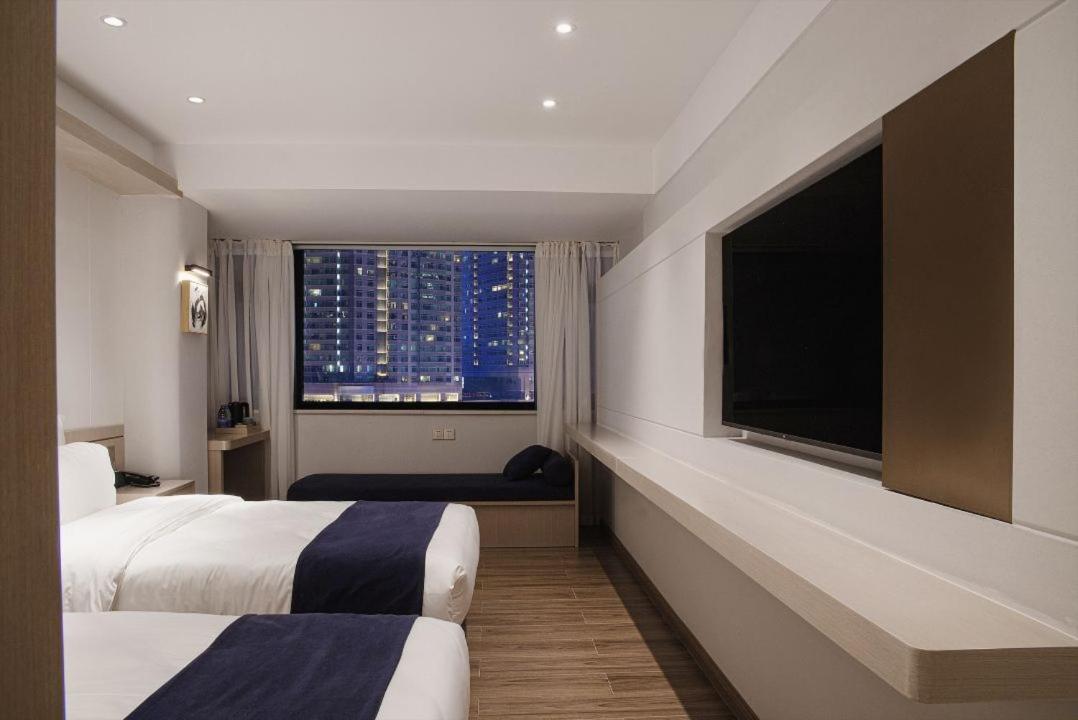 City View Twin Room photo 3