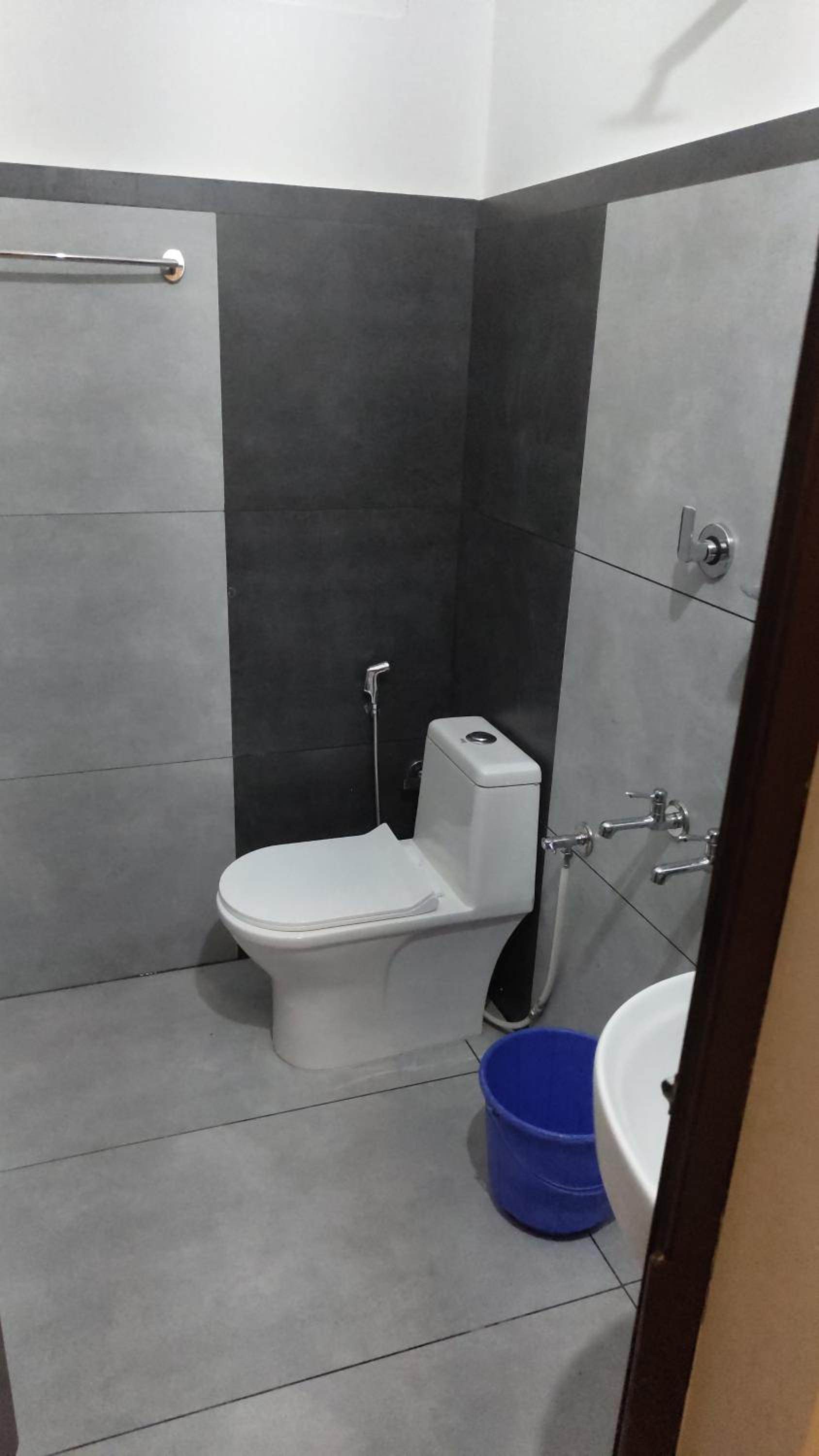 Executive Double Room - Non A/C - Photo 10