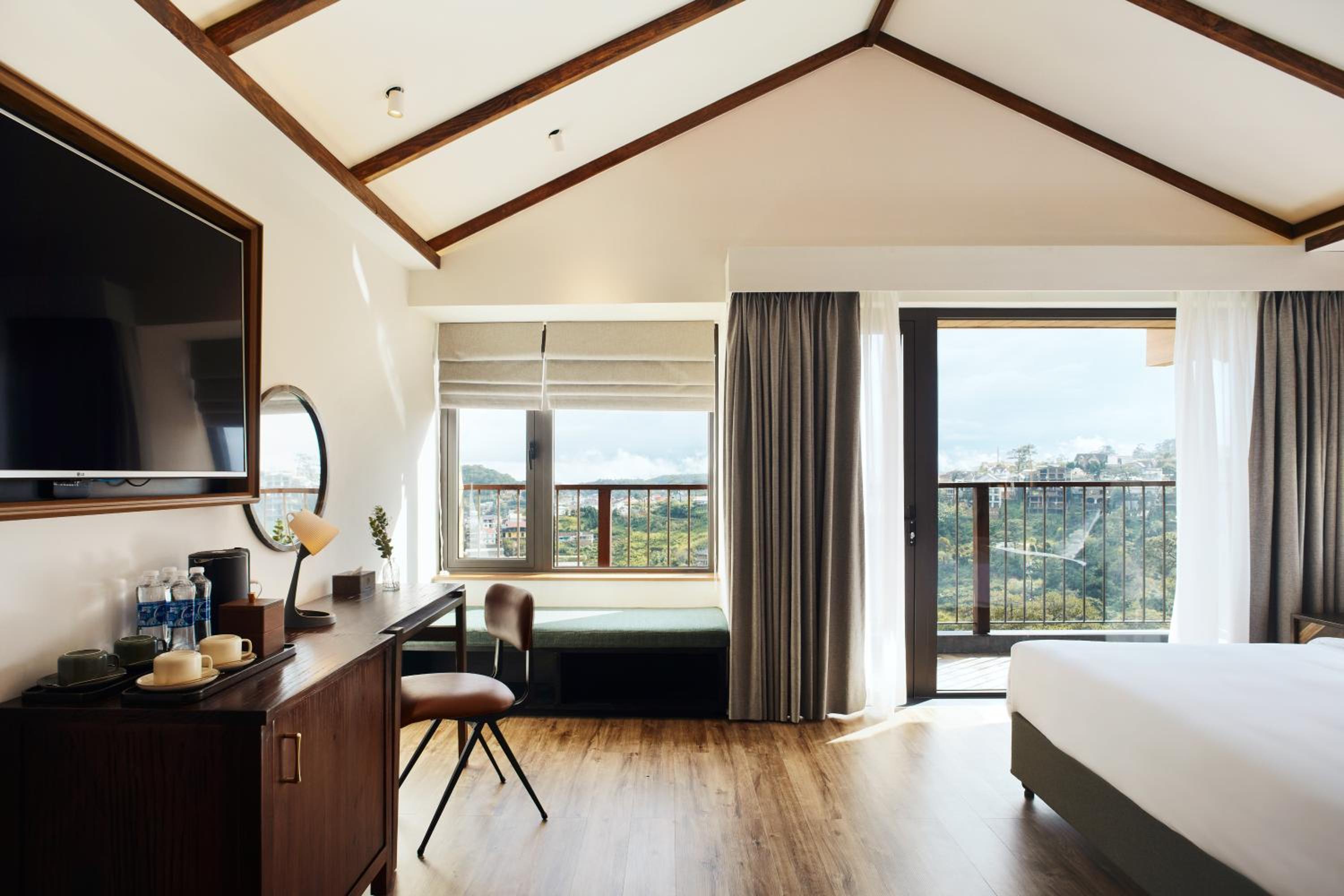 Suite with Mountain View photo 2