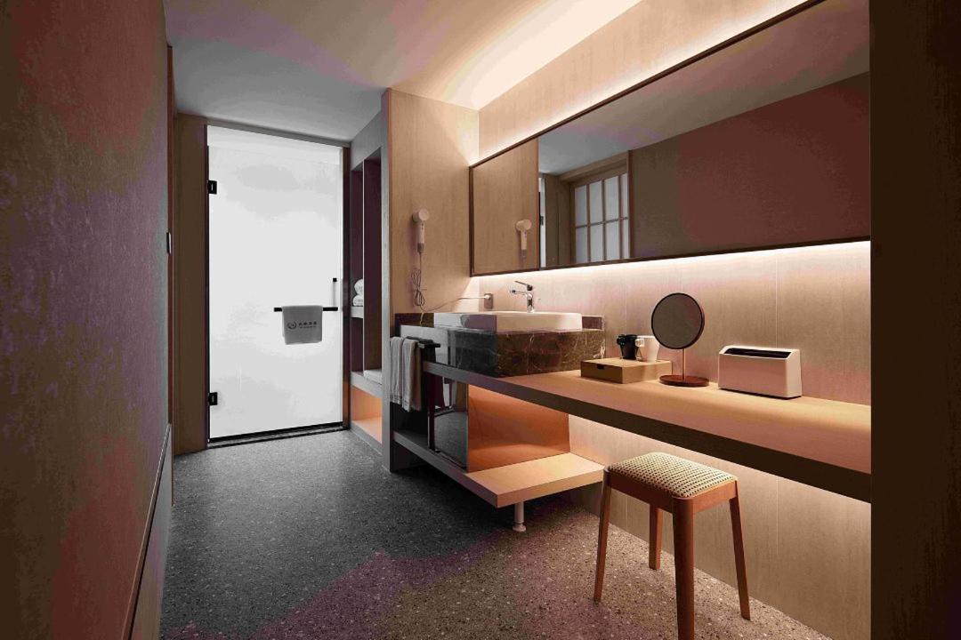 Selected Twin Room photo 3