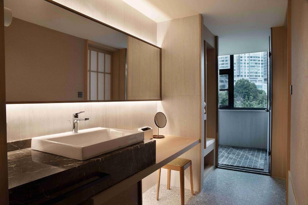 Selected King Room photo 3