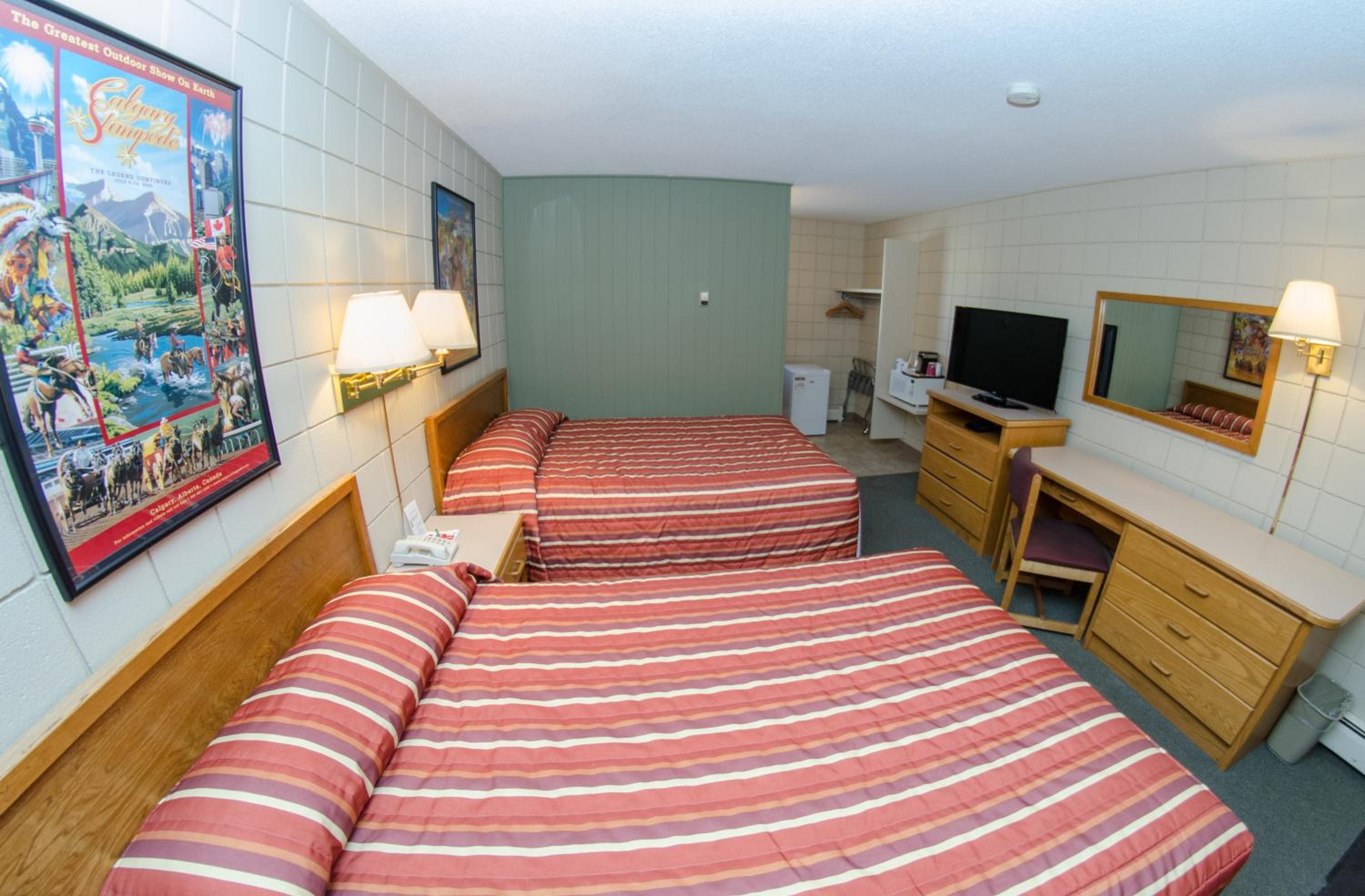 Double Room with Two Double Beds - Smoking photo 2