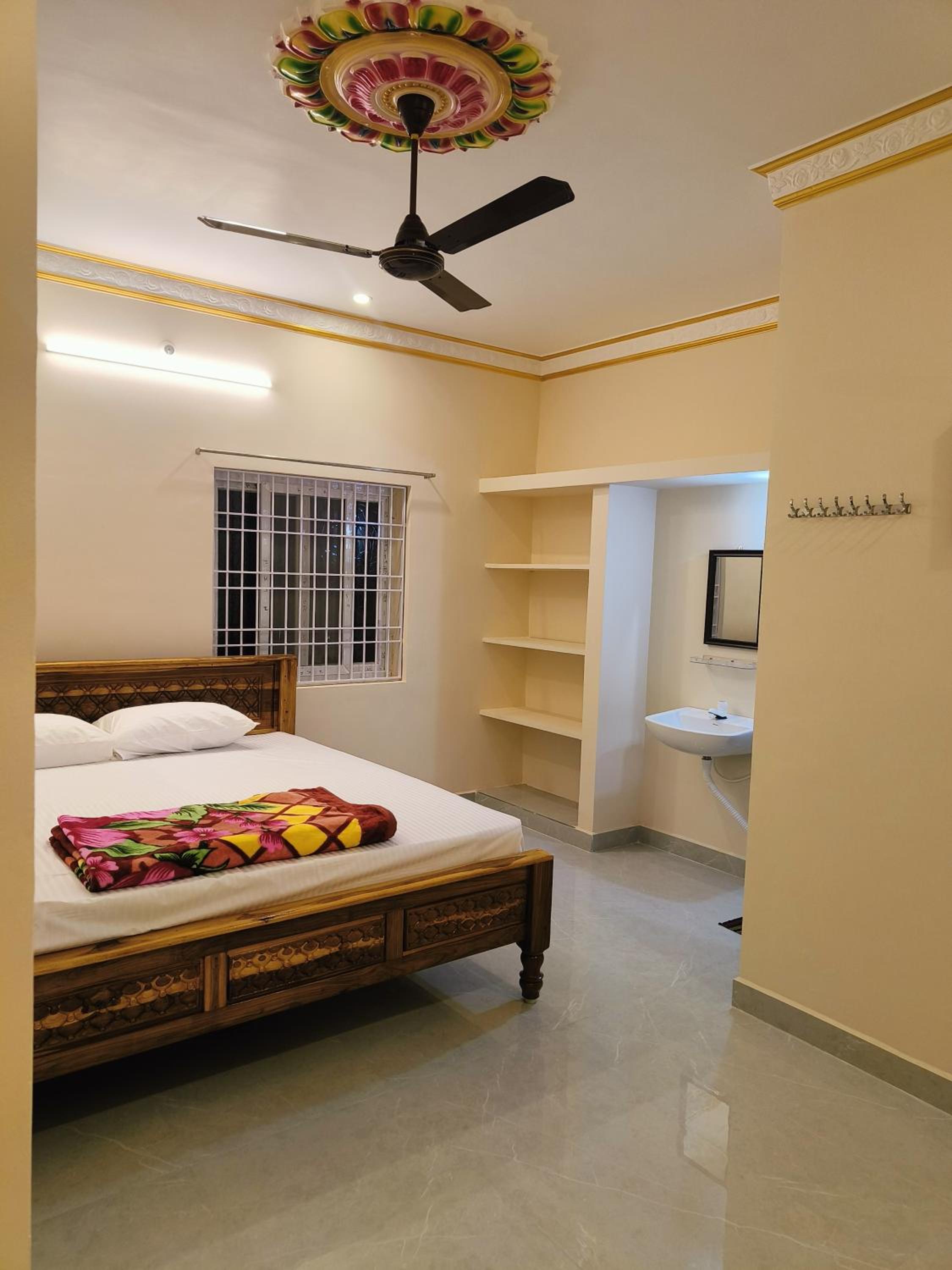 Deluxe King Room photo 1