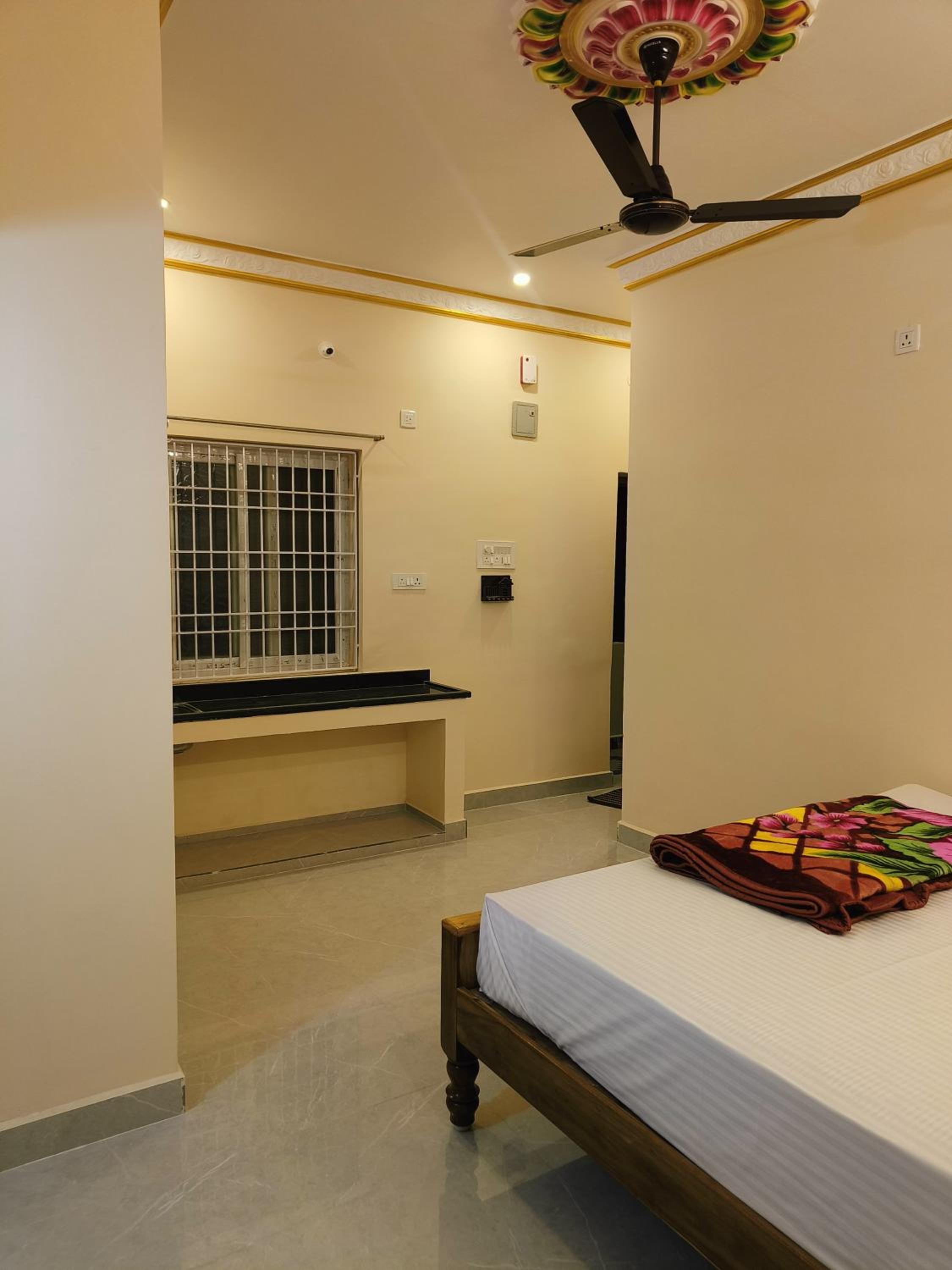 Deluxe King Room photo 2