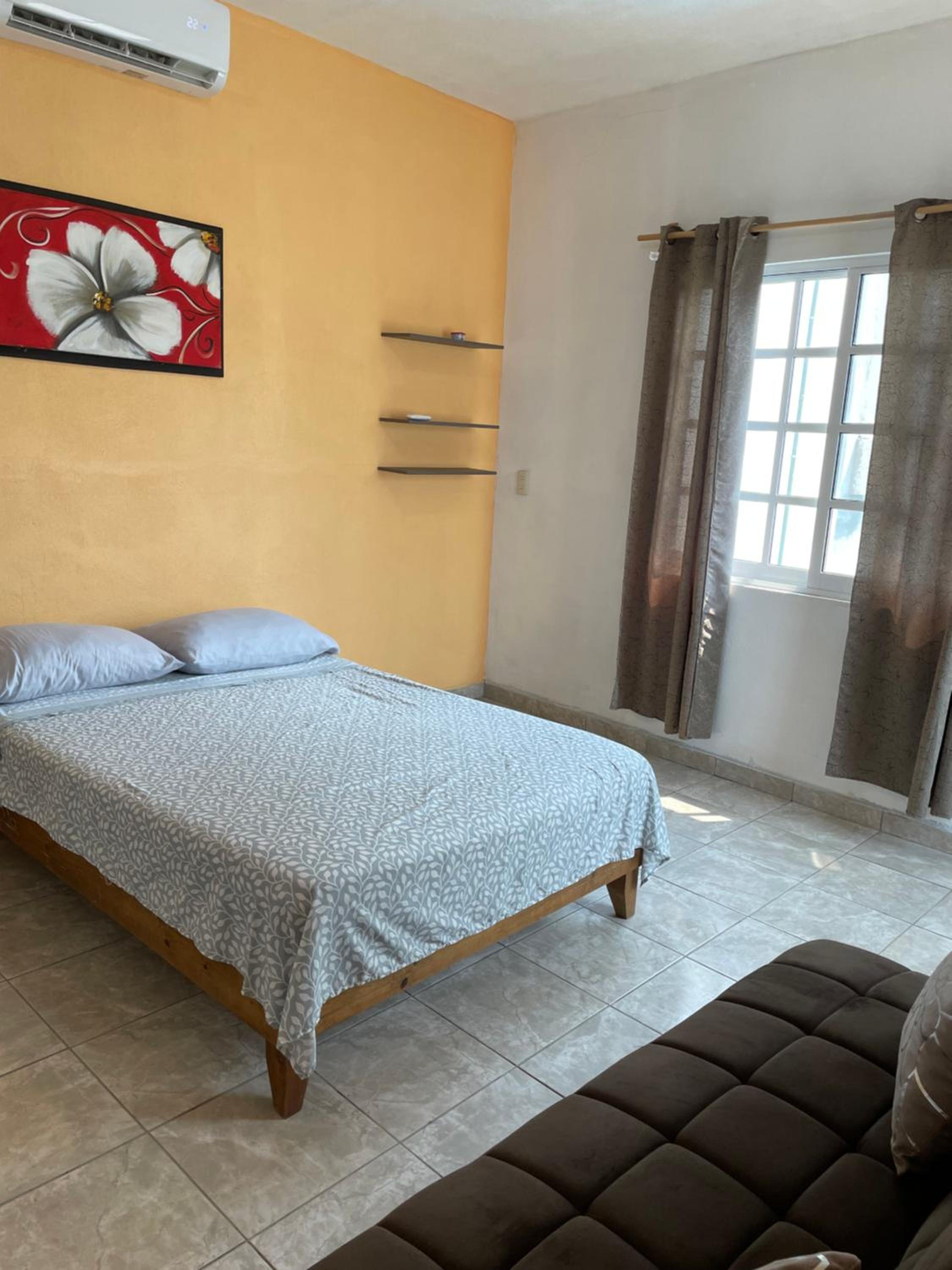 Three-Bedroom House photo 3