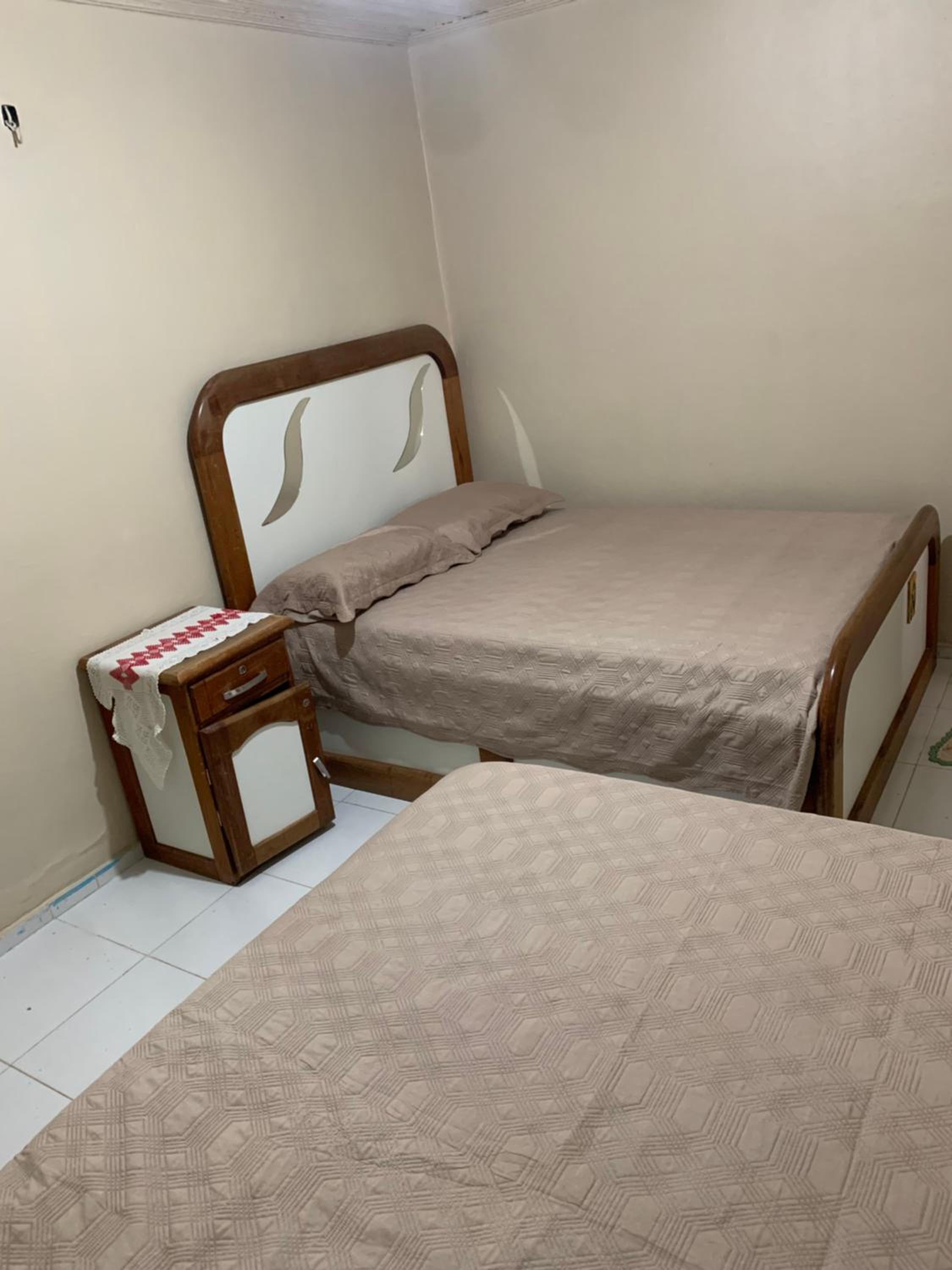 Five-Bedroom House photo 3