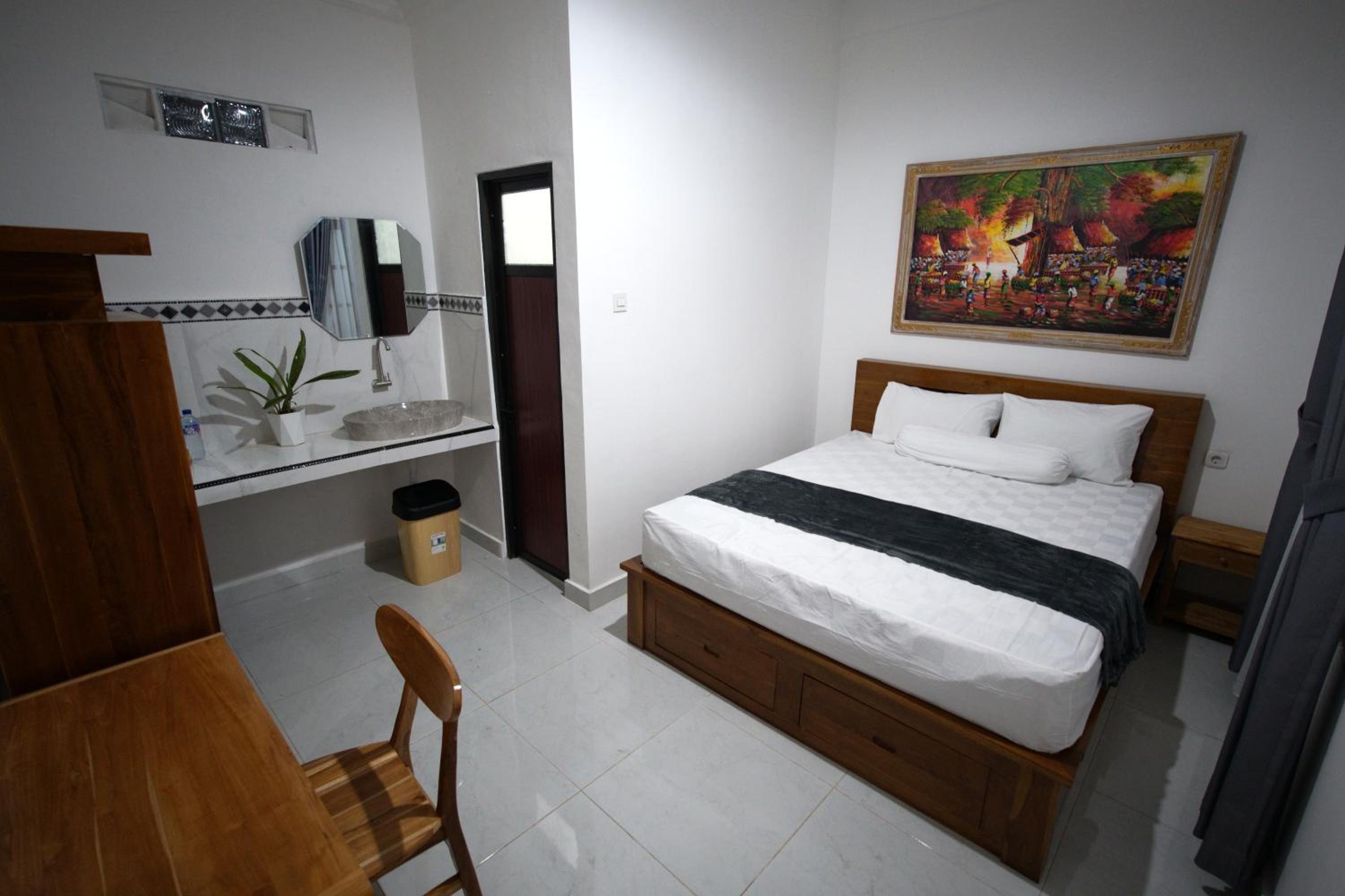 Double Room With Private Bathroom