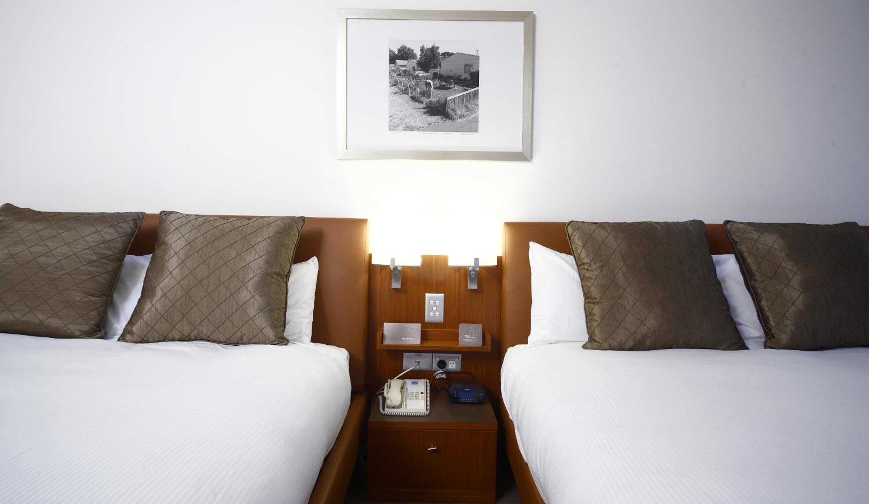 Standard Double Room with Two Double Beds - Photo 5