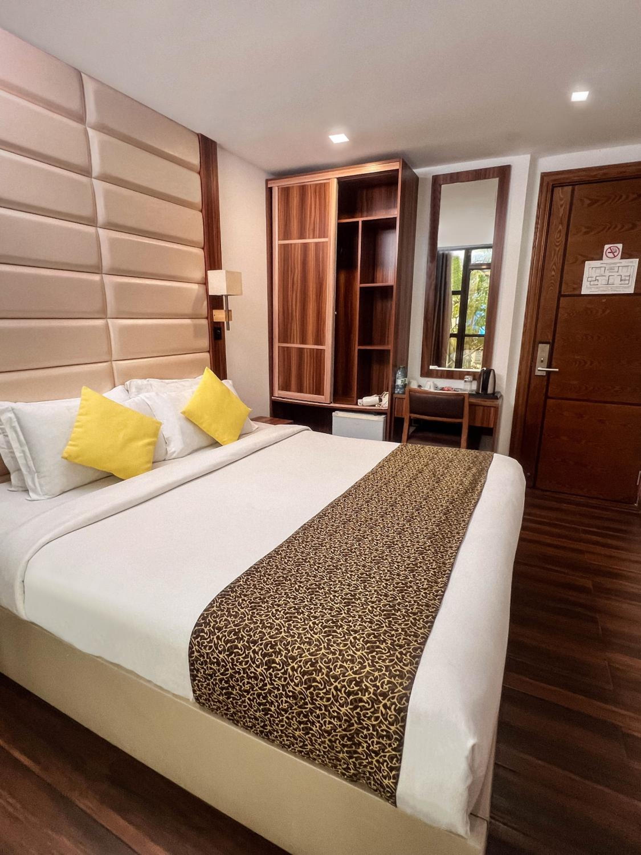 Deluxe Double Room With Balcony (10% Off On Food & Beverage)