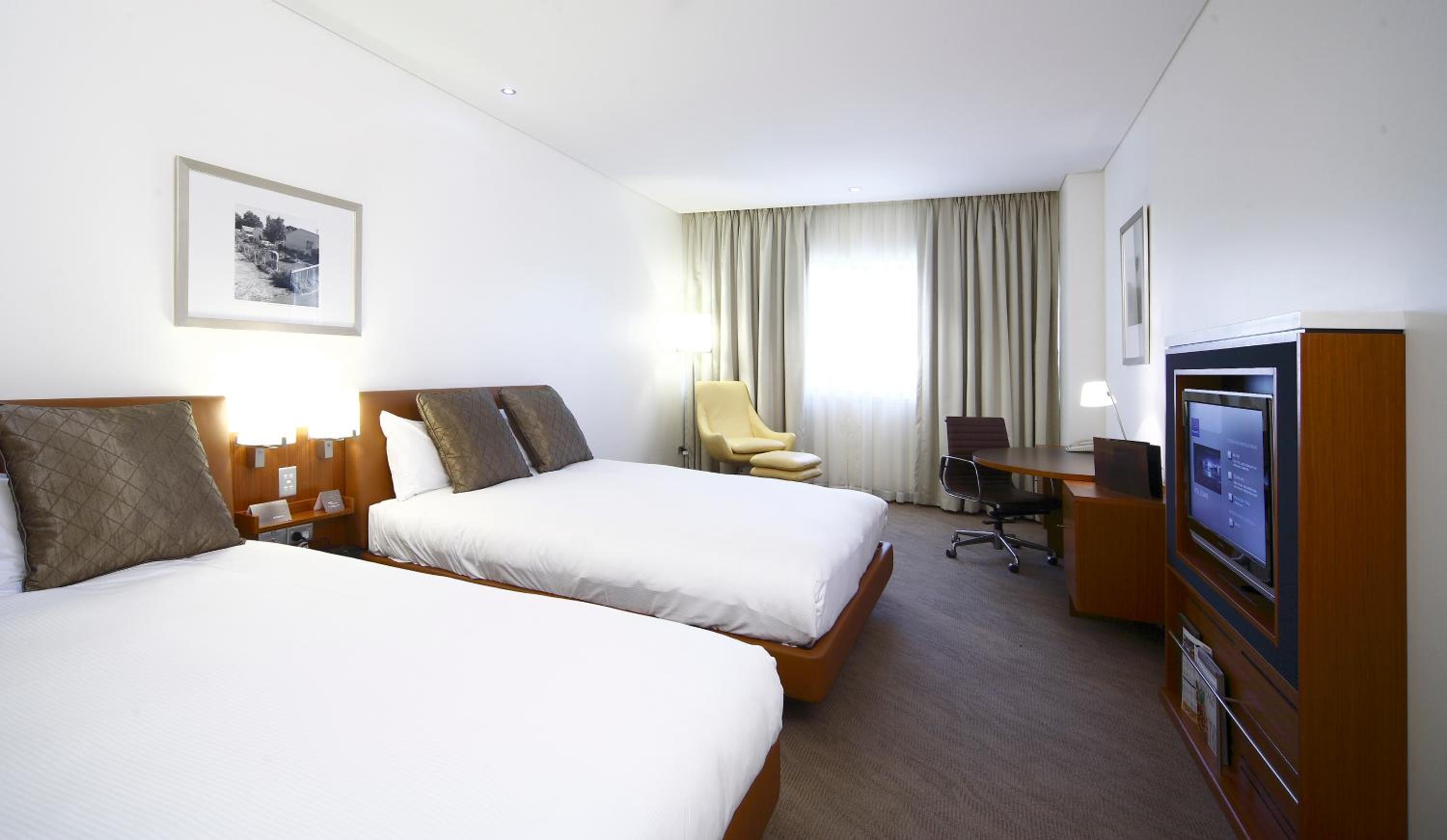 Standard Double Room with Two Double Beds - Photo 4