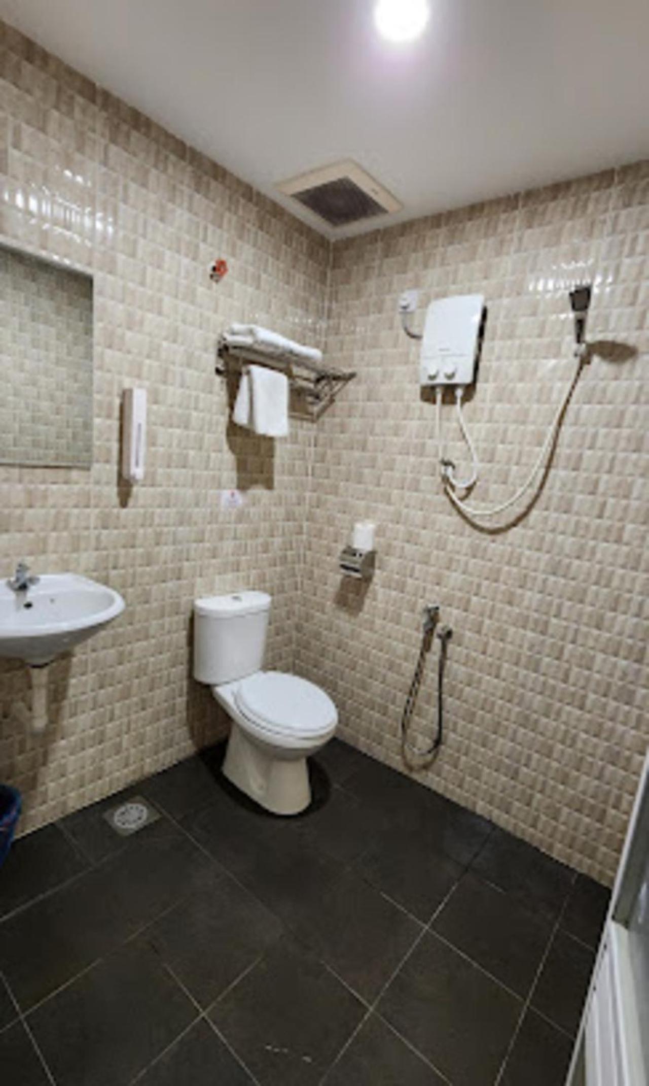 Standard Double Room - Photo 5