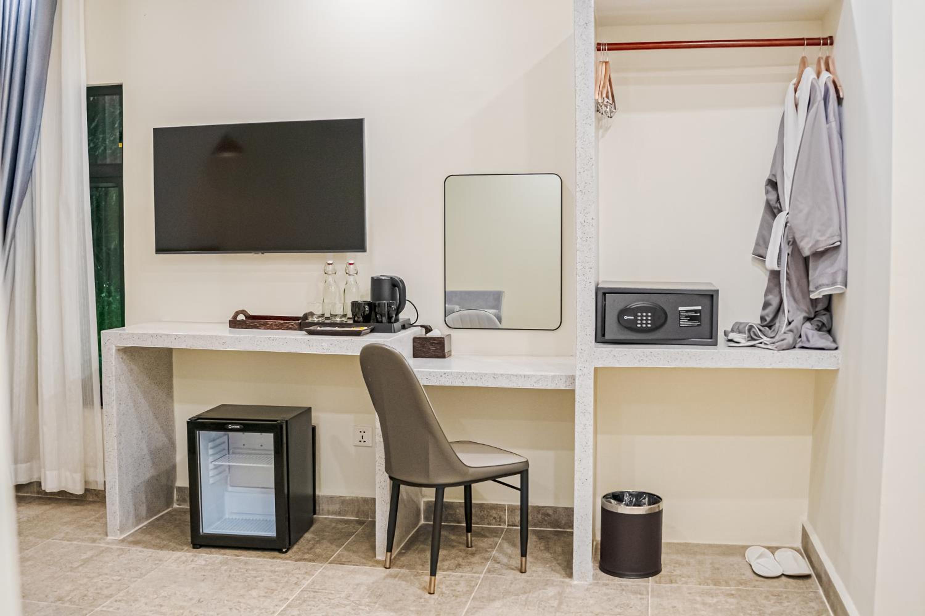 Private Villa with Garden and Terrace - Photo 3