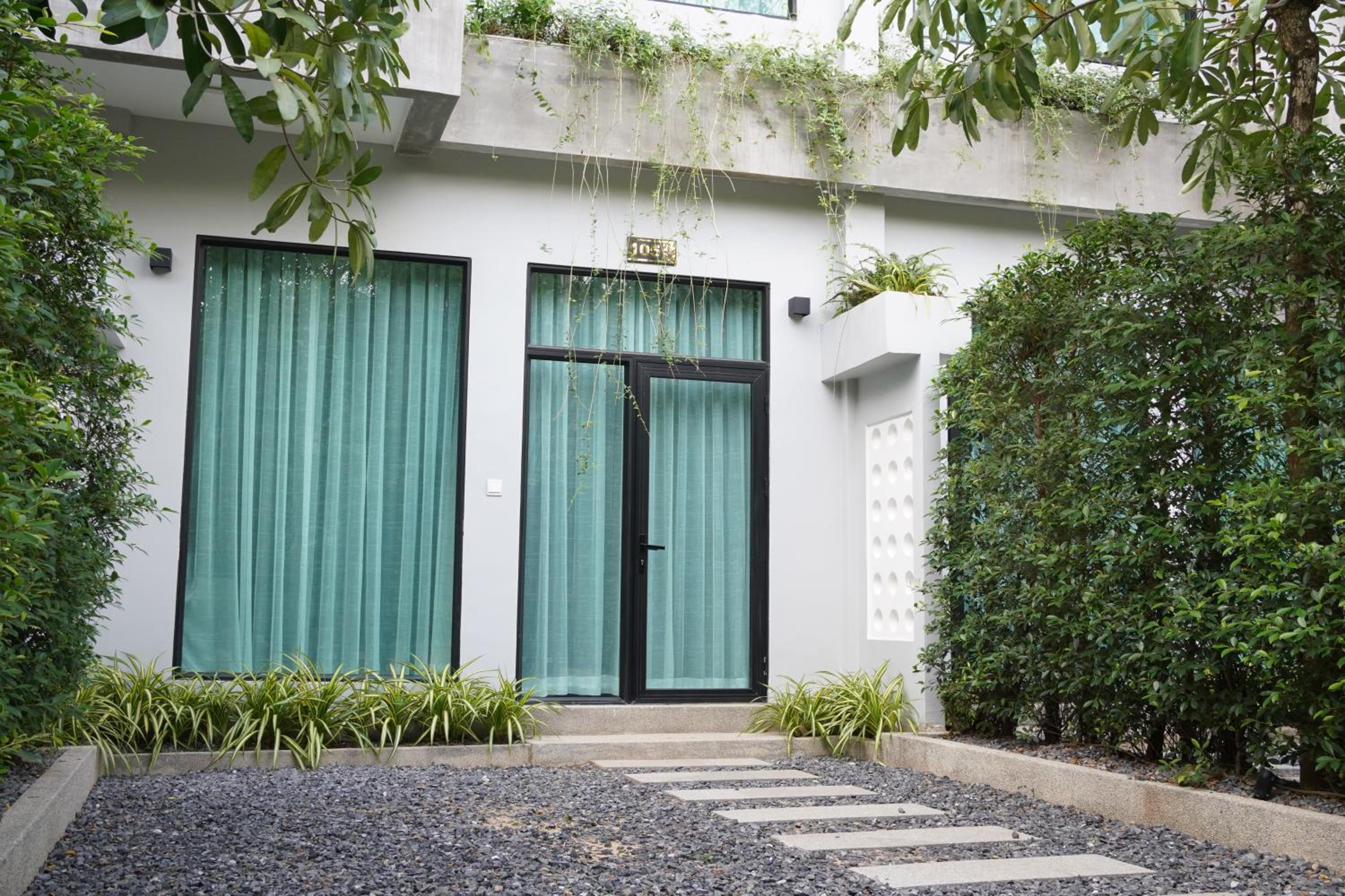 Private Villa with Garden and Terrace - Photo 10