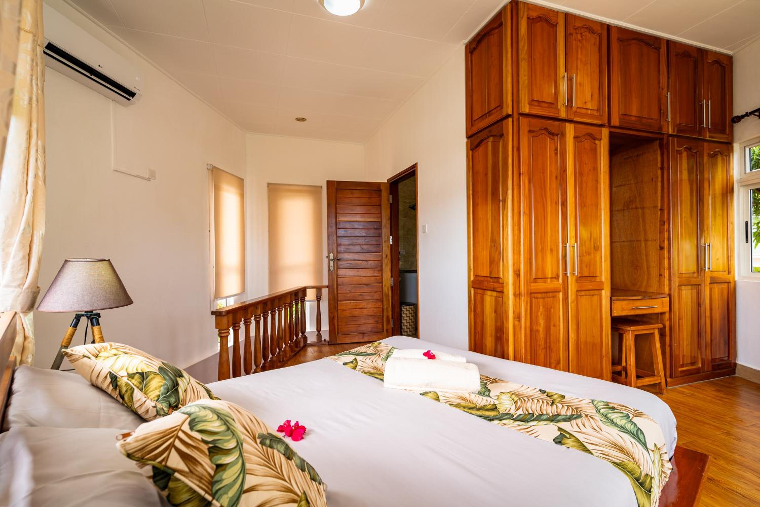 Superior One-Bedroom Apartment
