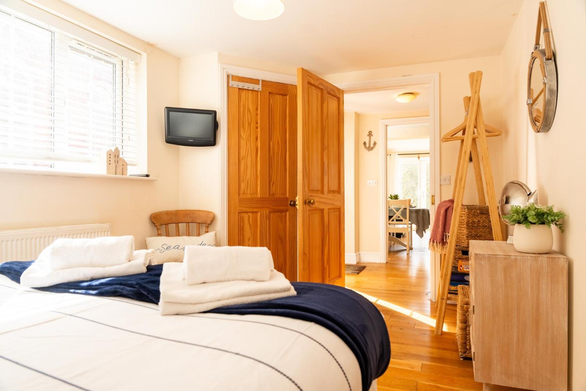 Four-Bedroom House photo 2