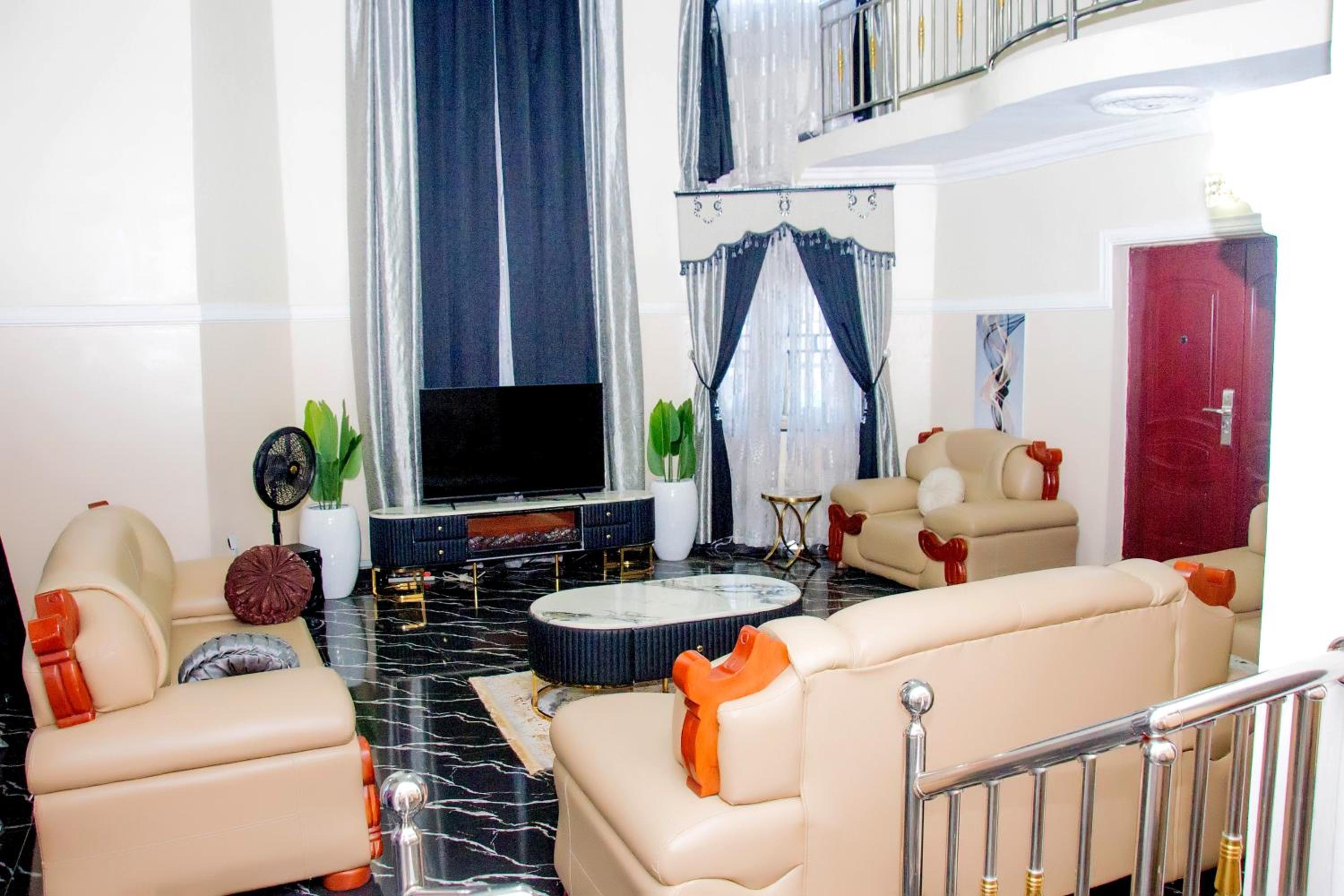 Villa photo 1