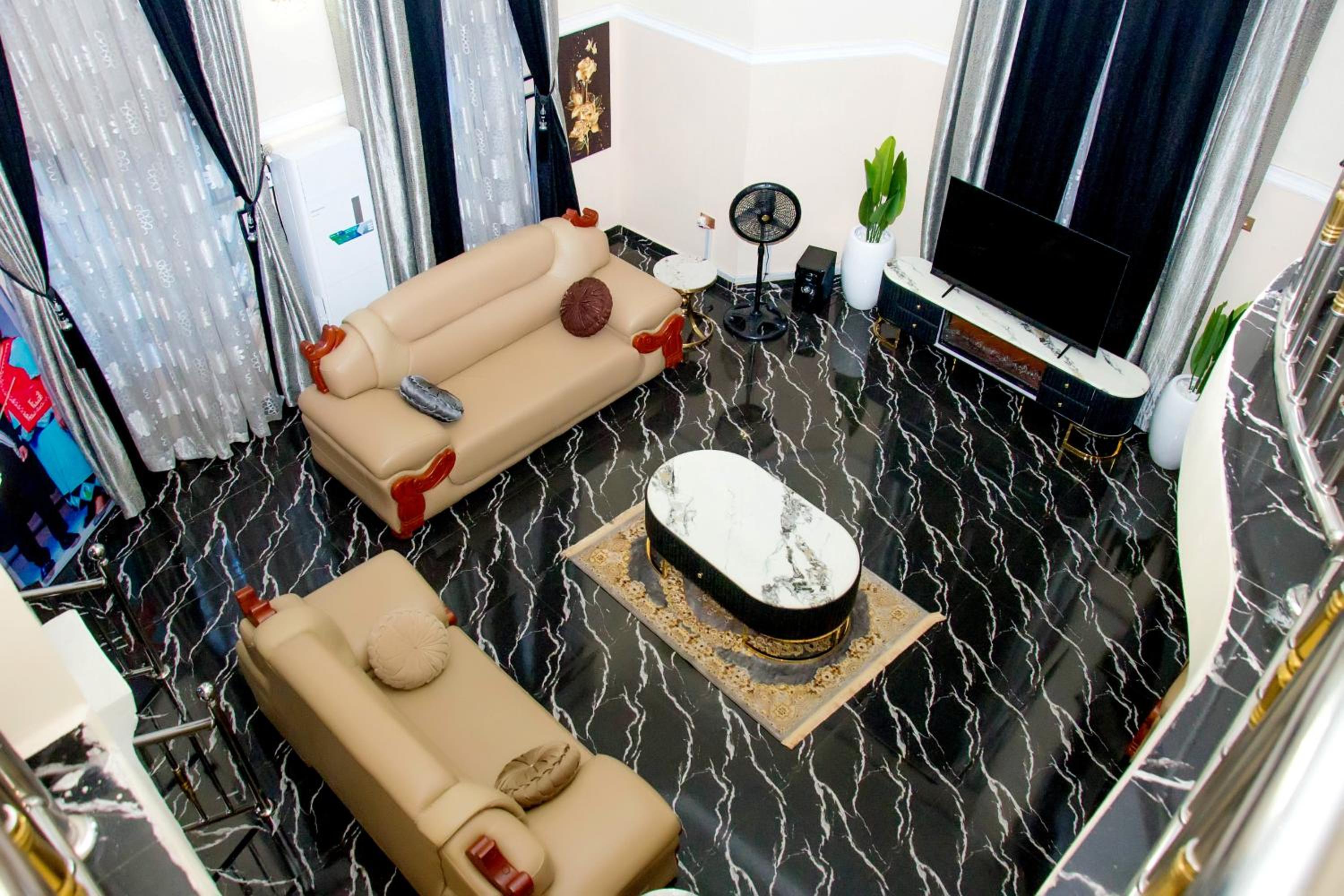 Villa photo 3