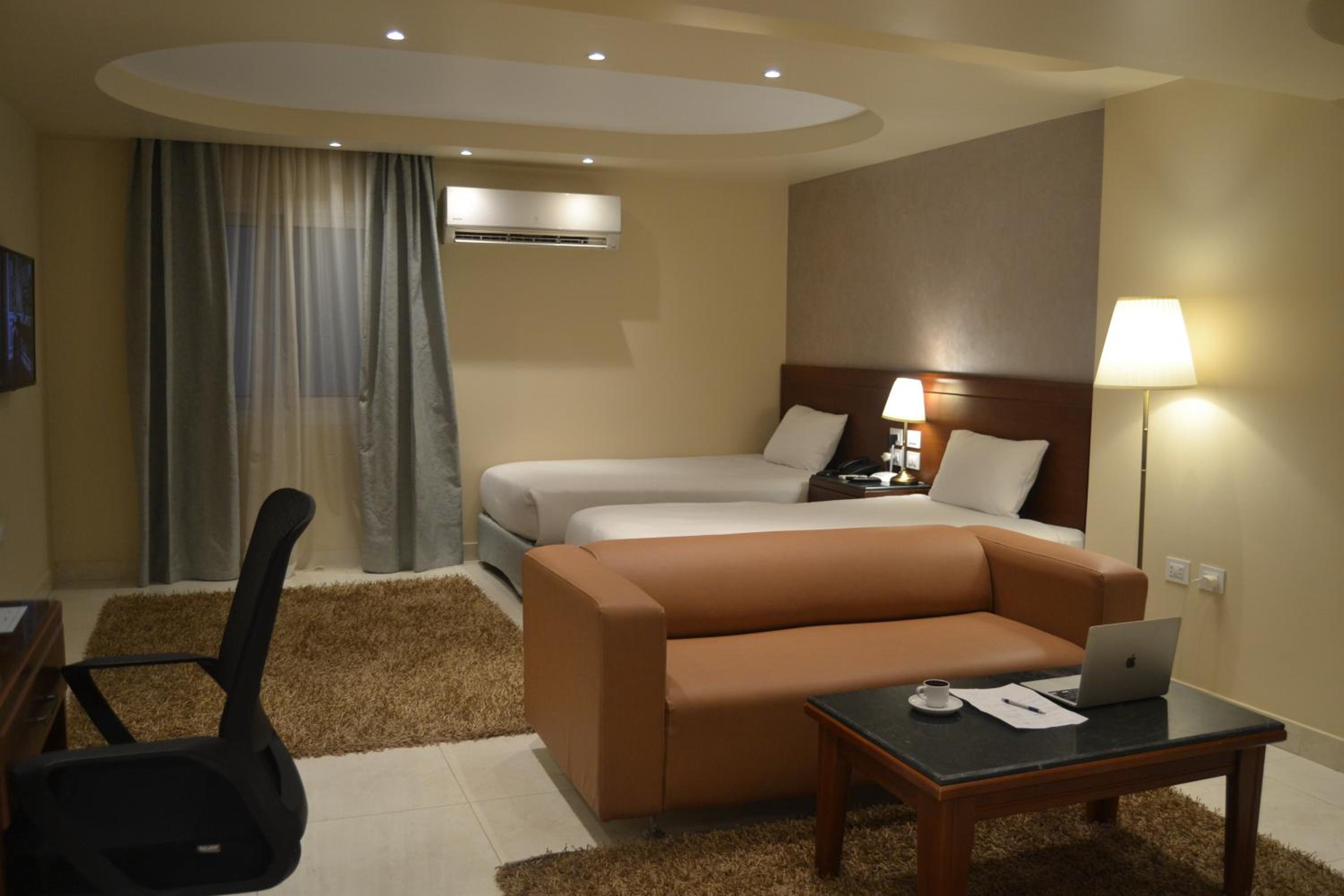 Deluxe Suite - Photo 1