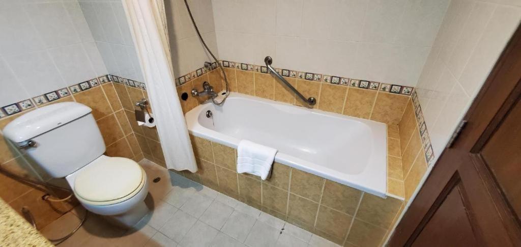 Deluxe Twin Room with Sea View