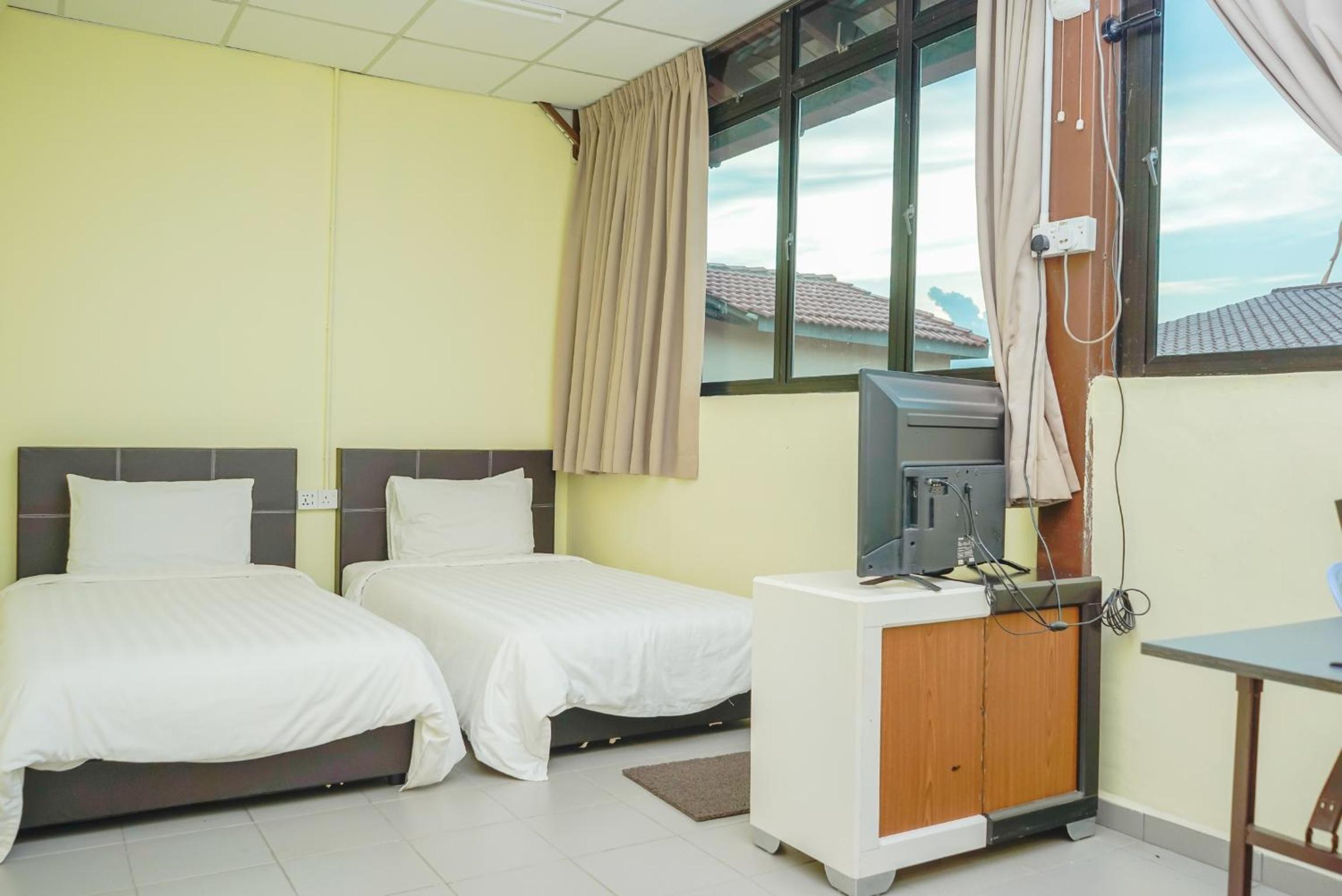 Deluxe Twin Room - Photo 2