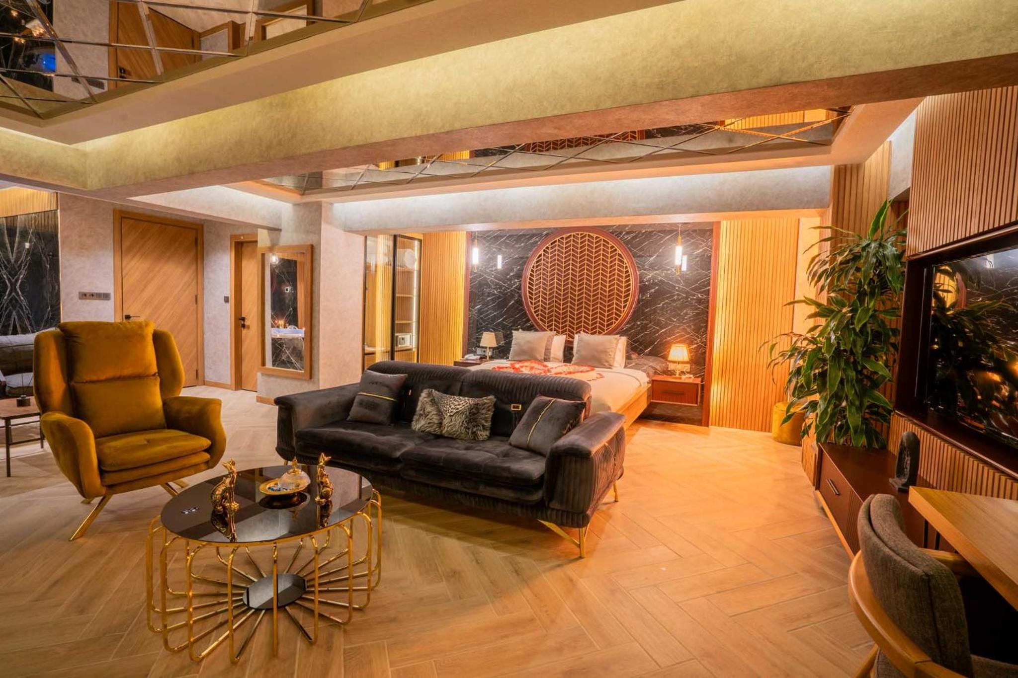 Deluxe Suite photo 2